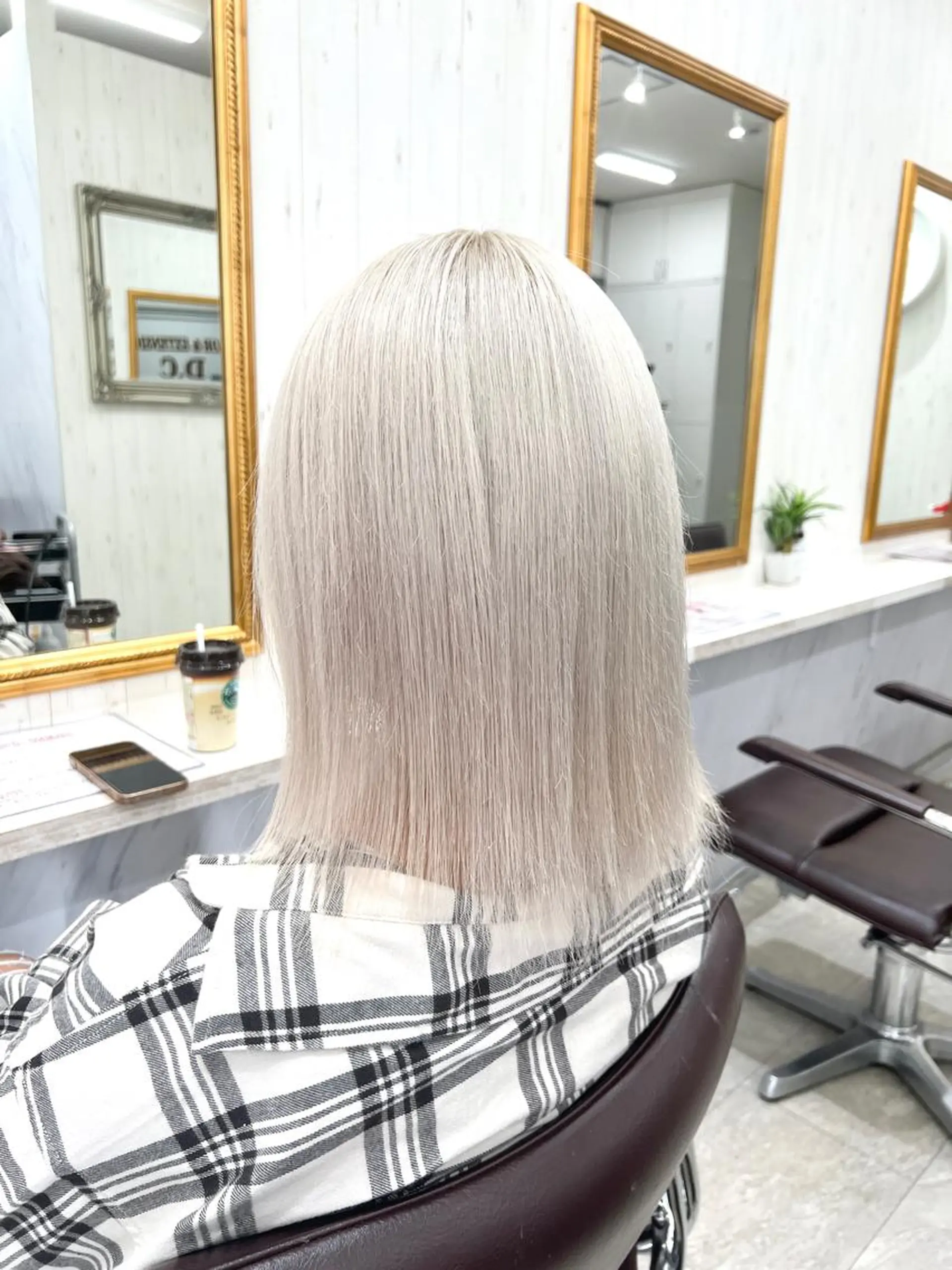 ミディアム カラー カット ヘアカラー D.C 池袋所属・TAKATO ✨ハイトーン✨のヘアスタイル