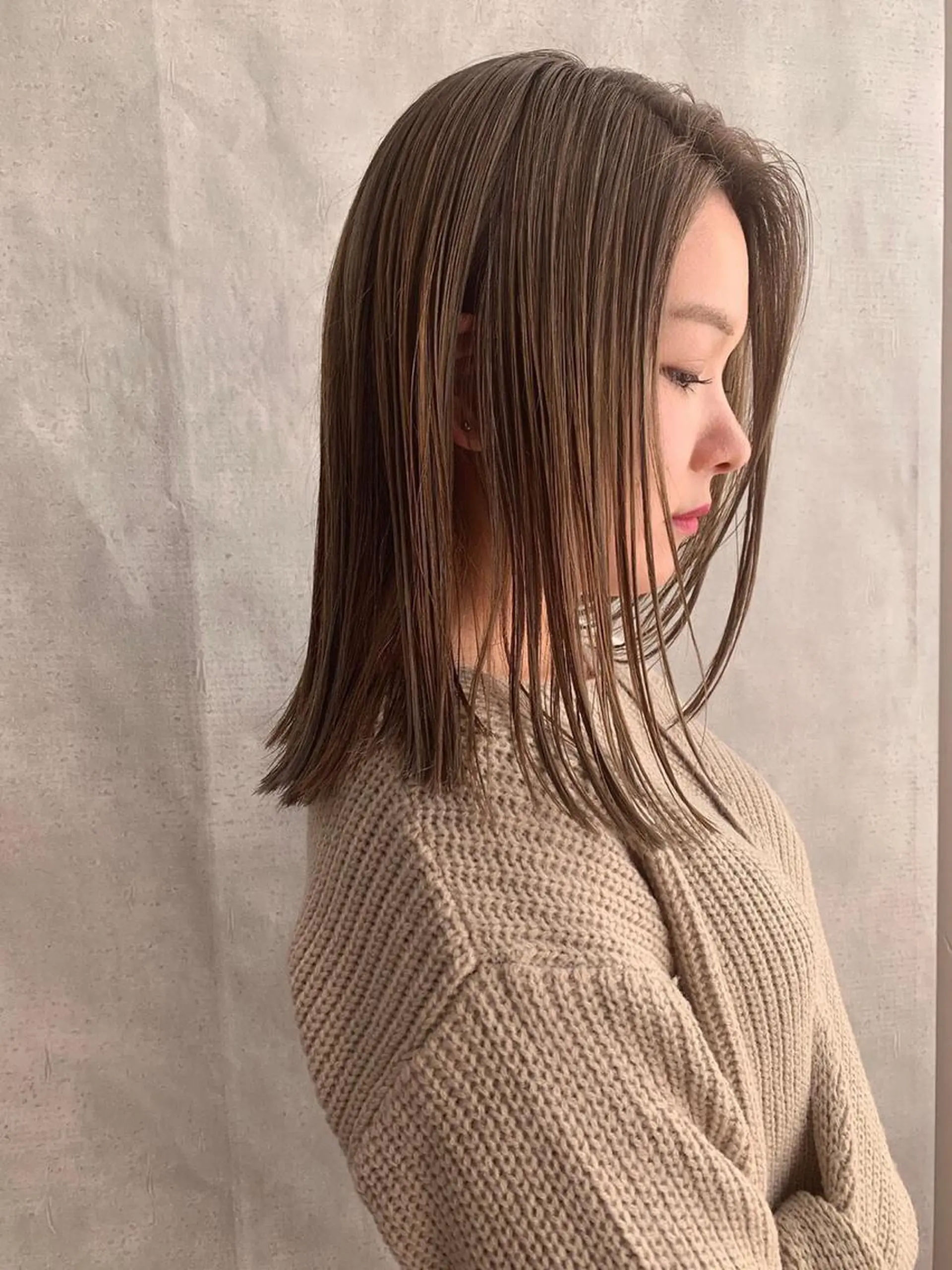 ミディアム カラー パーマ ベージュカラー ミルクティーベージュ ヘアカラー トリートメント _ WHITE三宮店のヘアスタイル