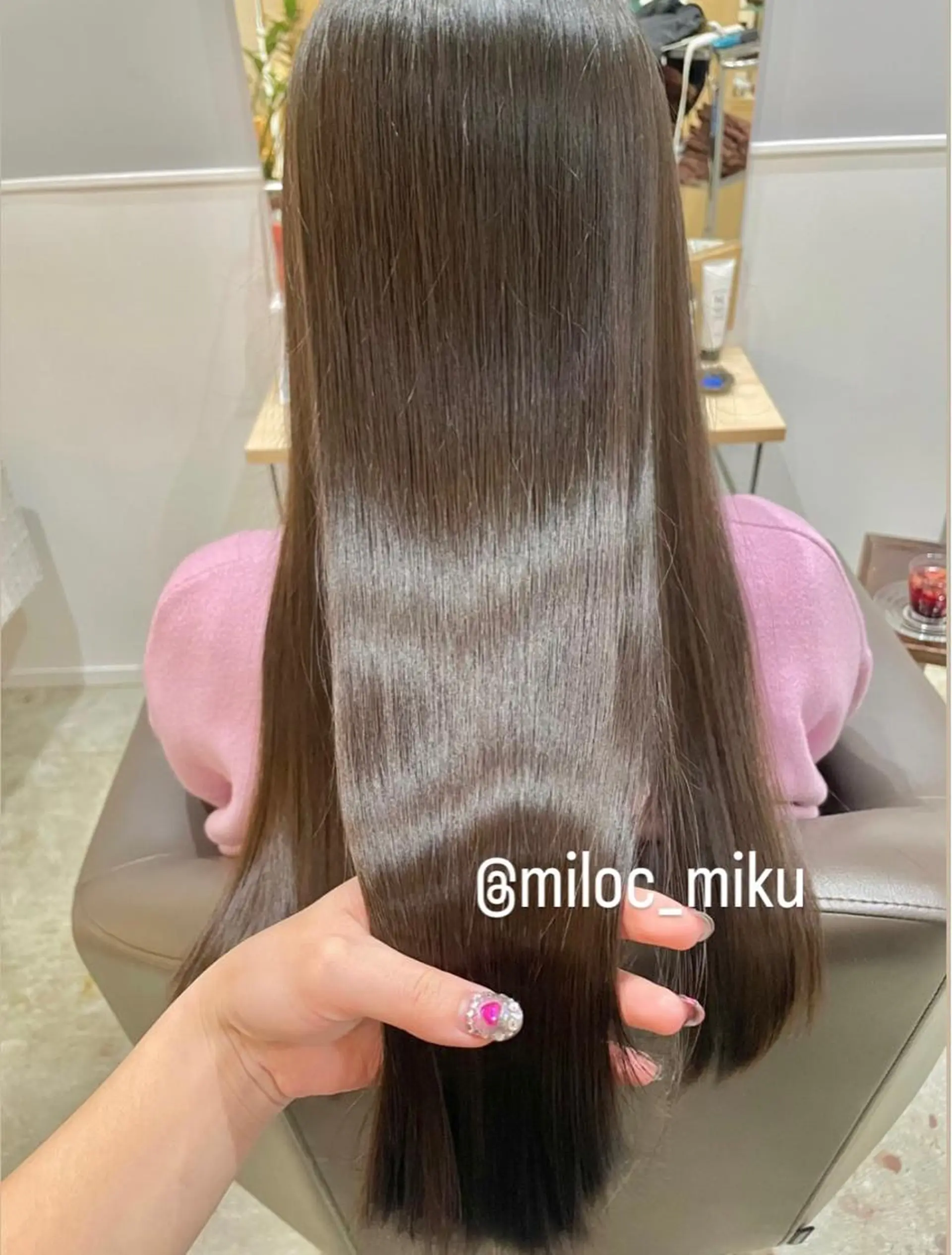 ロング ヘアカラー トリートメント miloc那覇 MIKUのヘアスタイル