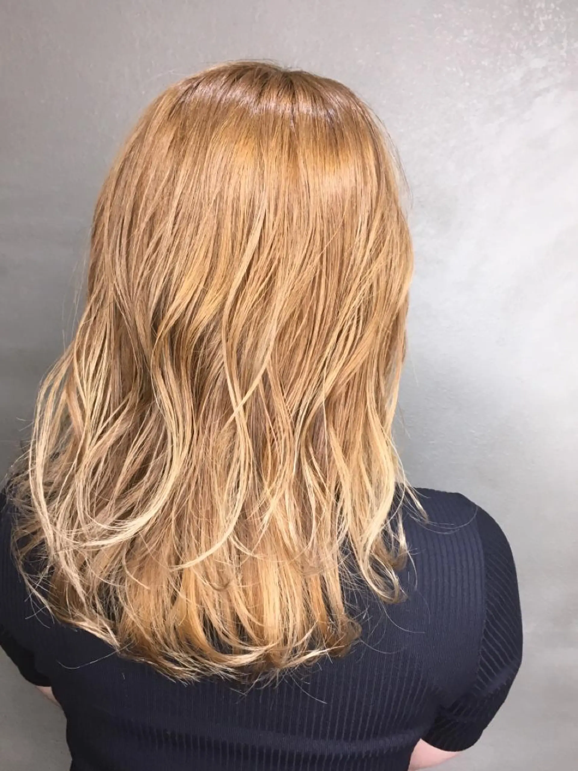 セミロング カラー ベージュカラー ブリーチ トリートメント edge.所属・くまがい みゆ【edge.】のヘアスタイル