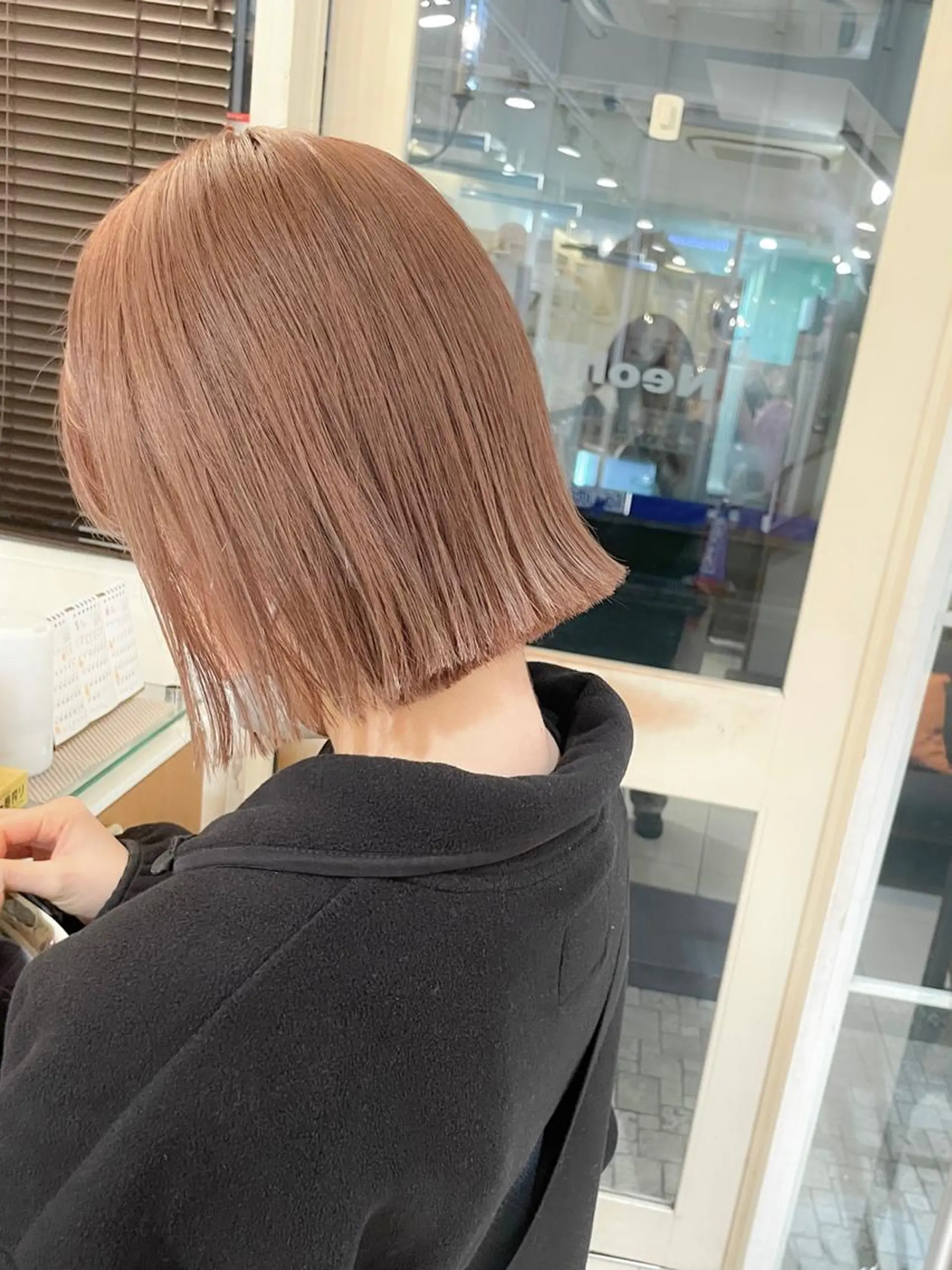 ショート カラー 切りっぱなしボブ ベージュカラー ハイトーンカラー ボブ ヘアカラー トリートメント ヘッドスパ ✨カラー支持No.1 🧸ワキ カナコ🧸のヘアスタイル