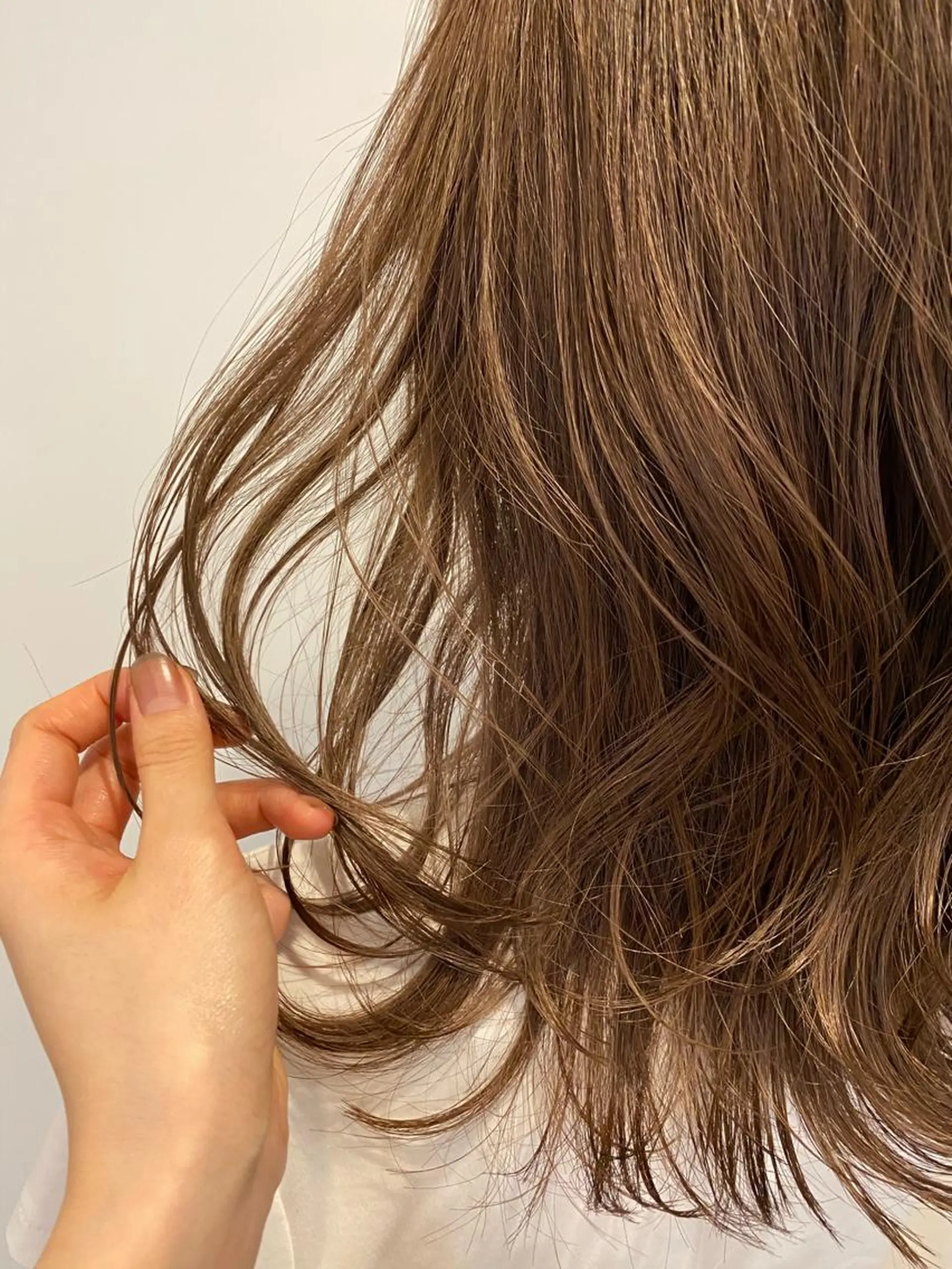 ロング カラー ベージュカラー ブリーチ 髪質改善ストレート/ 東徳嶺 みくのヘアスタイル