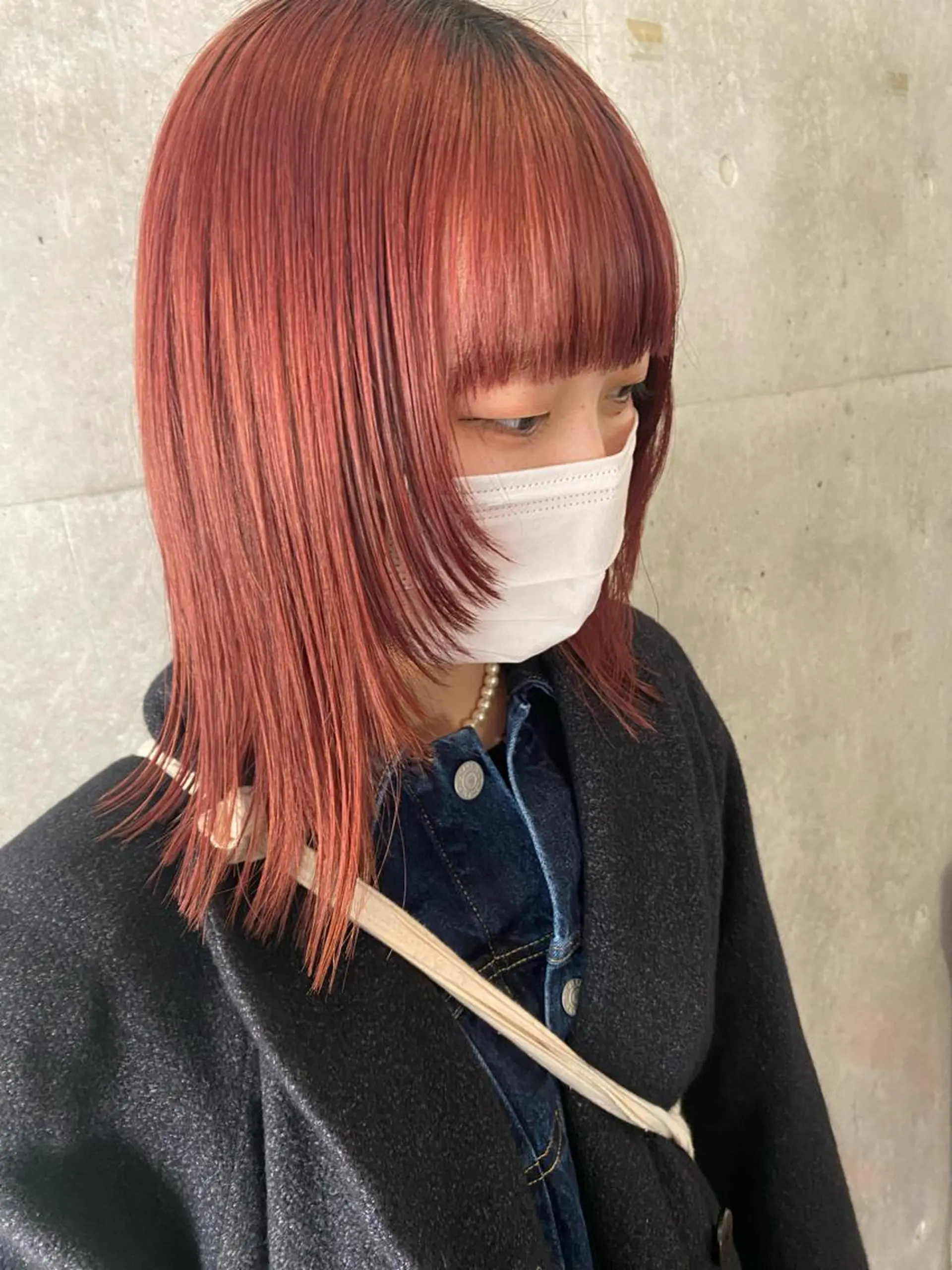 セミロング カラー 顔まわりレイヤー レイヤーカット ヘアカラー トリートメント Yahiko ハイトーンのヘアスタイル