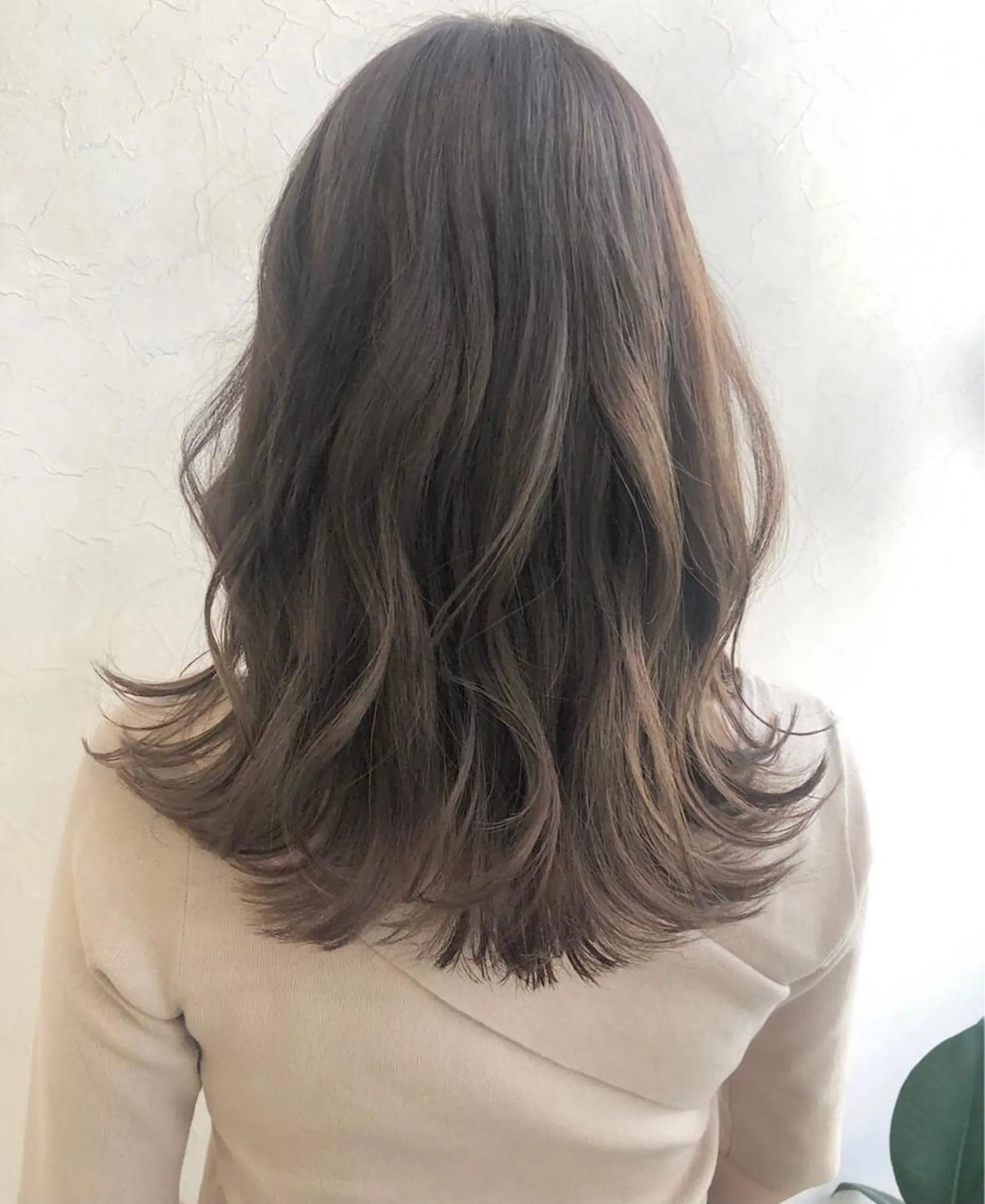 セミロング カラー nakahara madokaのヘアスタイル
