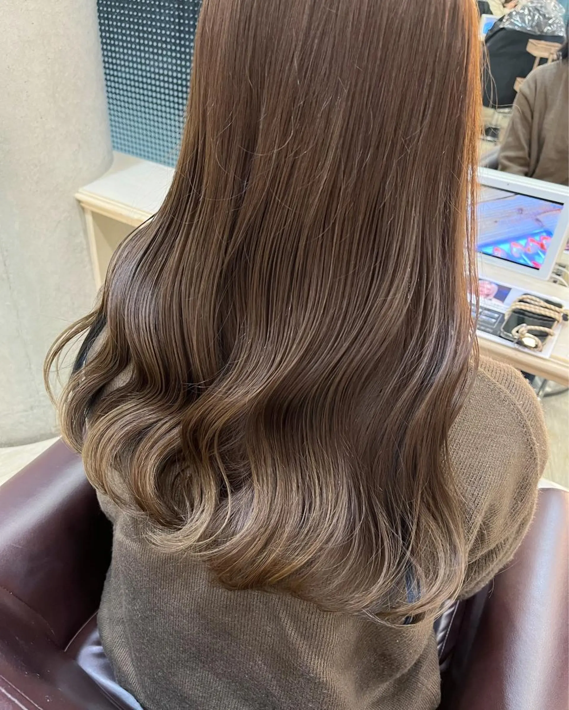 セミロング カラー 透明感カラー ヘアカラー トリートメント サソウ ユリエ🥥のヘアスタイル