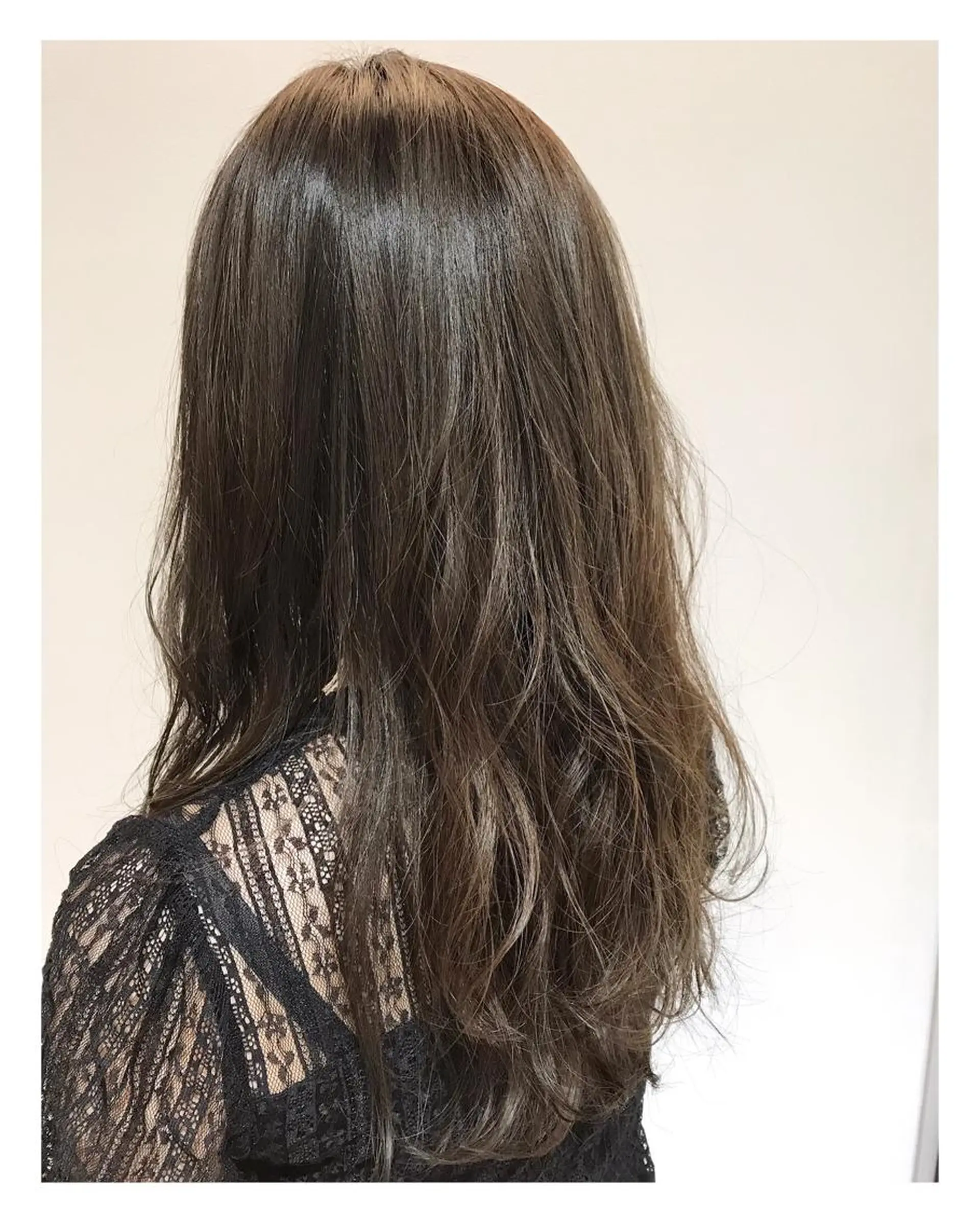 ロング カット ヘアカラー 河田 海陽のヘアスタイル
