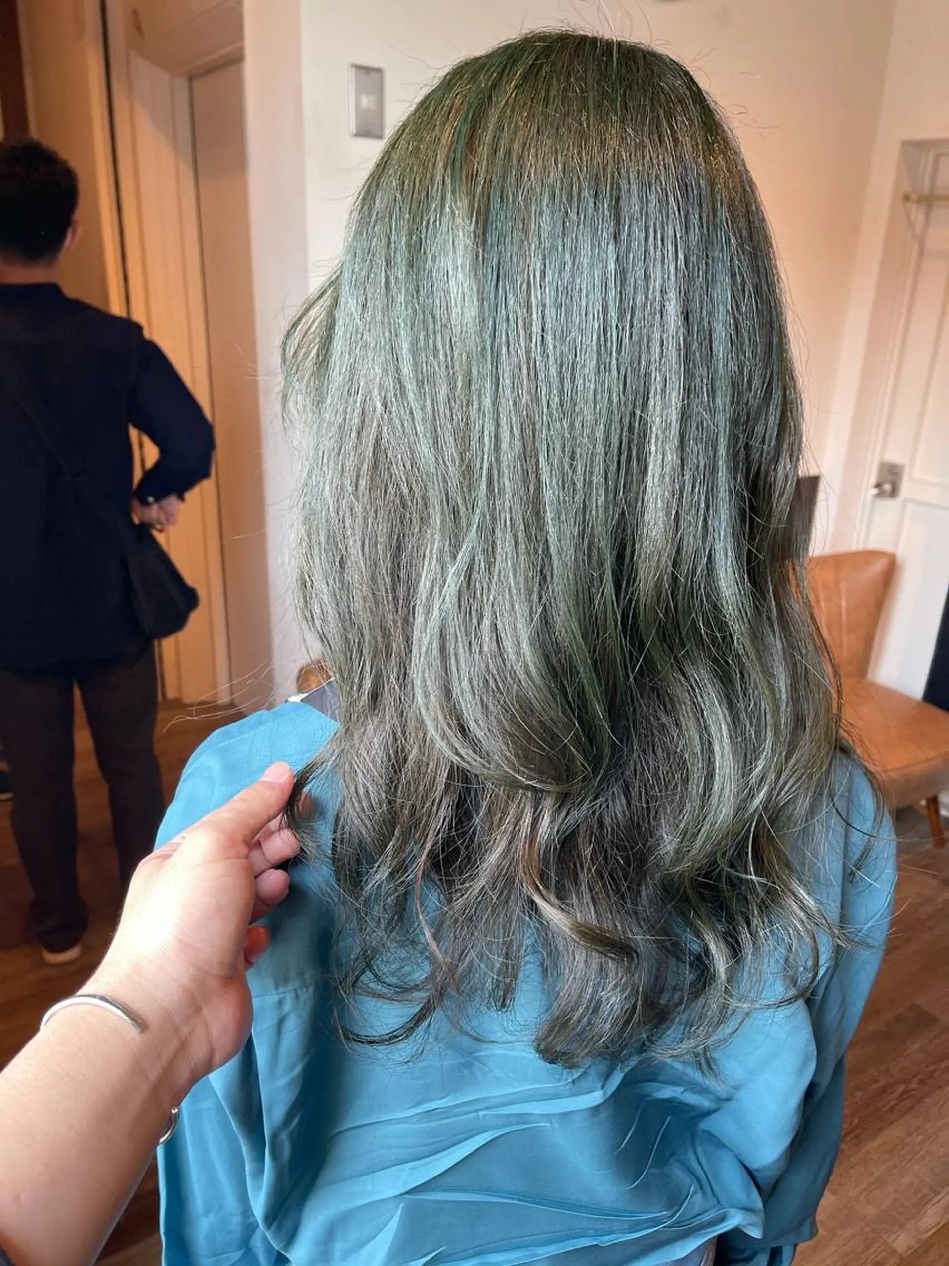 セミロング カラー カット ヘアカラー トリートメント ヘッドスパ 艶髪特化美容師 白岩　悟のその他イメージ