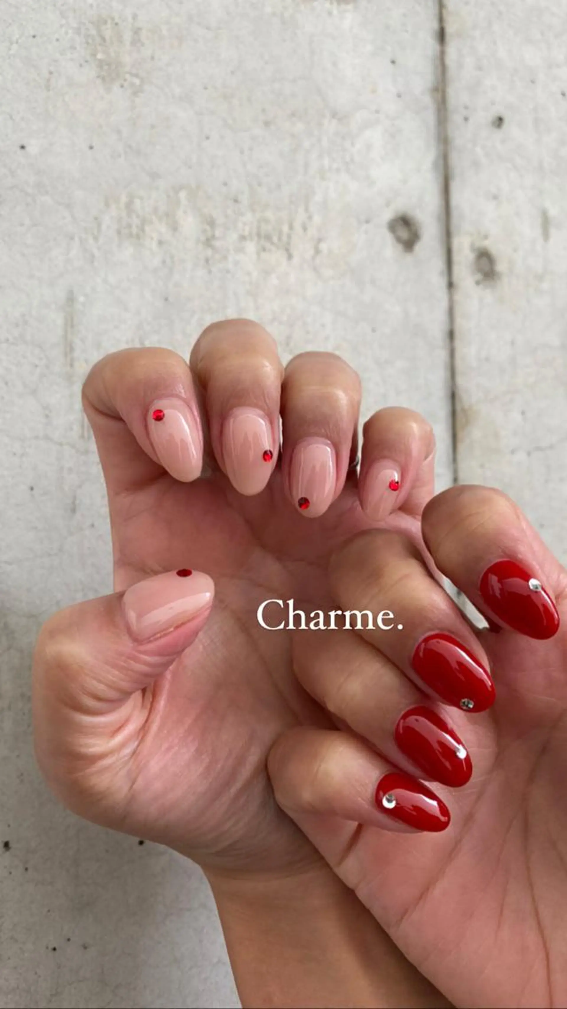 ネイル 持ち込み ニュアンスネイル 赤色 ハンドネイル ハンドケア Charme. NOBUKOのネイルデザイン