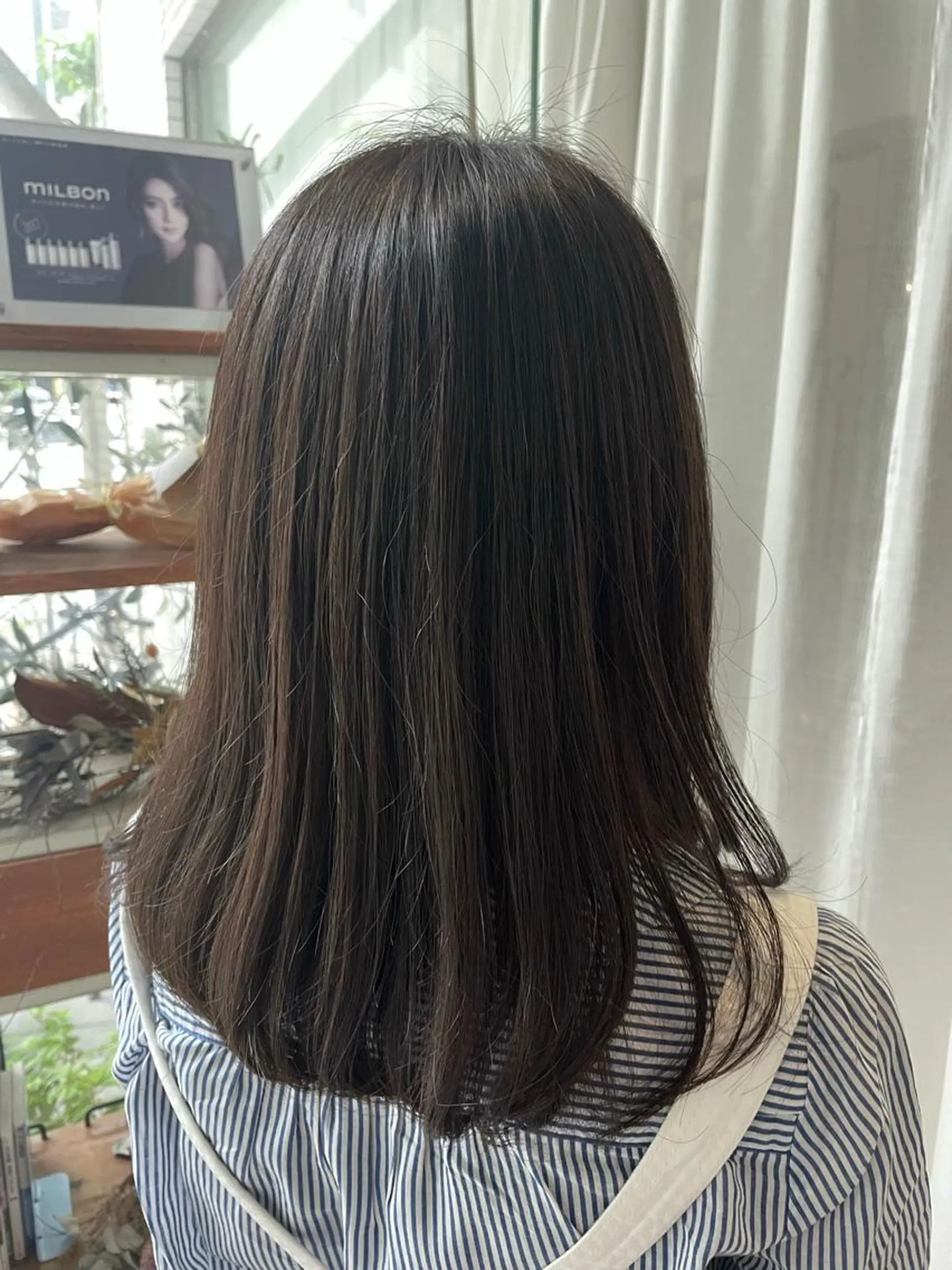 セミロング カラー イルミナカラー カット ヘアカラー タナカ マナミのヘアスタイル