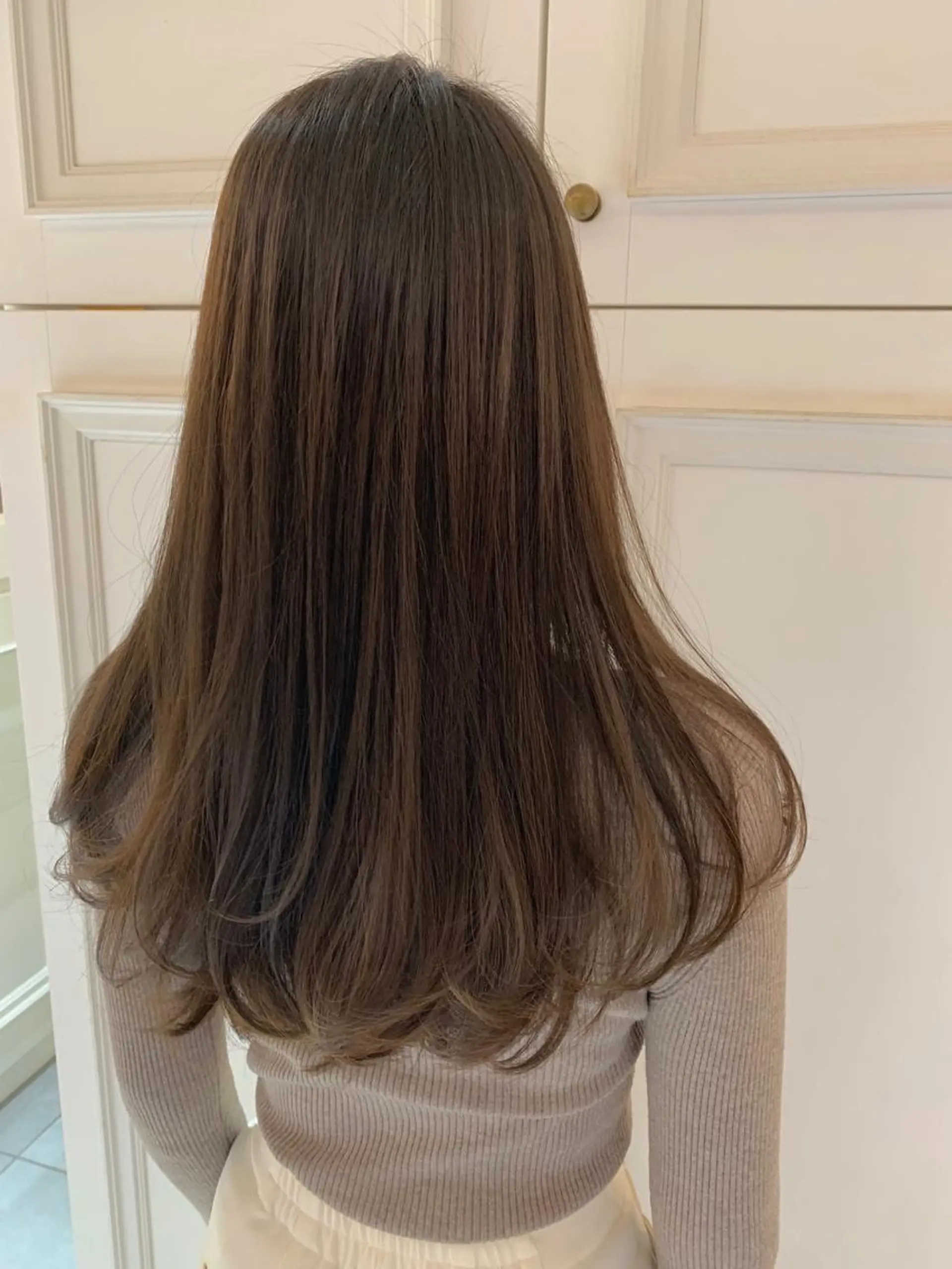 ロング カラー パーマ ヘアアレンジ 透明感カラー グレージュ レイヤーカット ローレイヤー トリートメント fukuyasu rikaのネイルデザイン