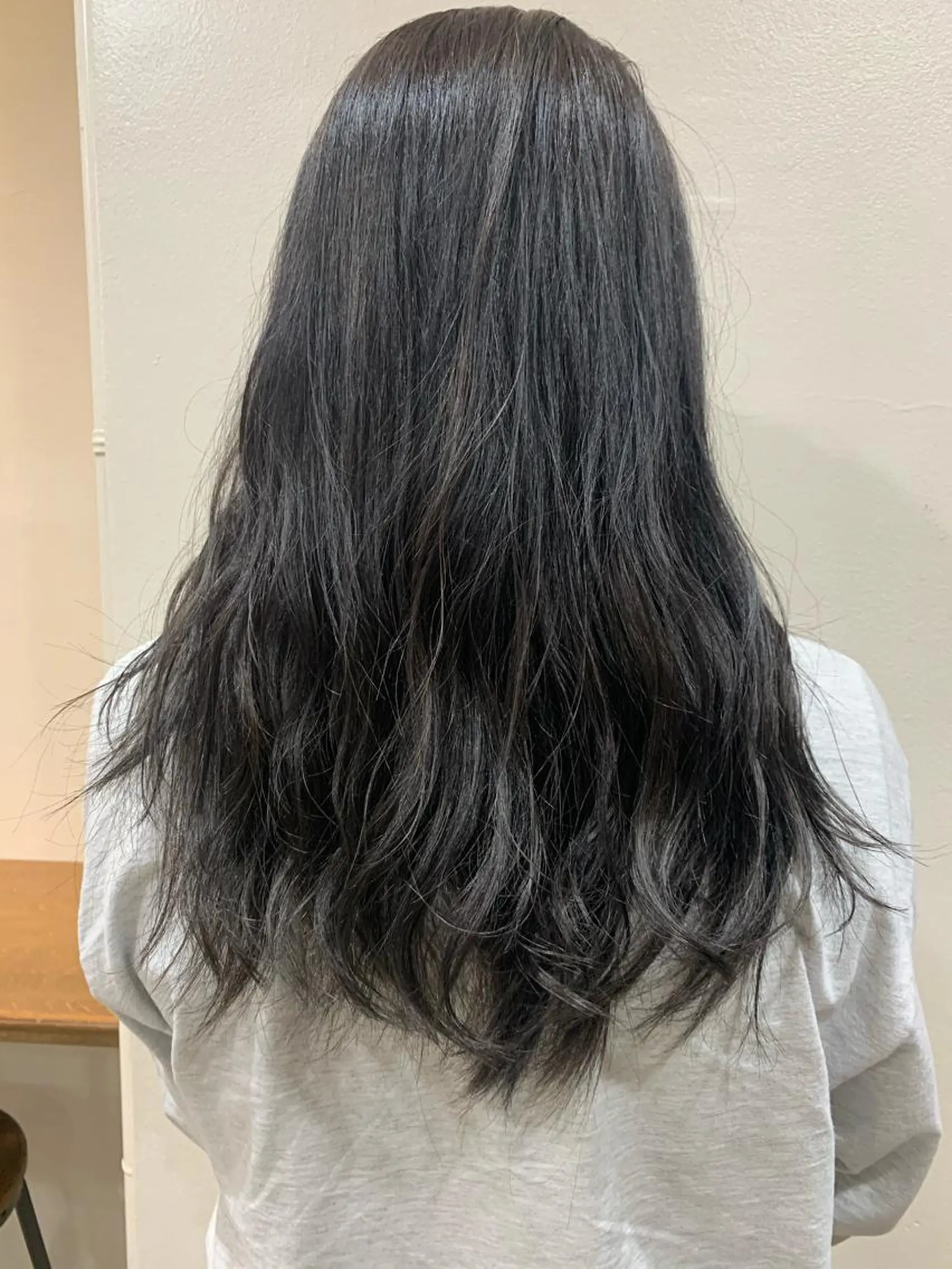 ロング アッシュ ヘアカラー トリートメント ヘッドスパ ヘアセット 山口 竣也のヘアスタイル
