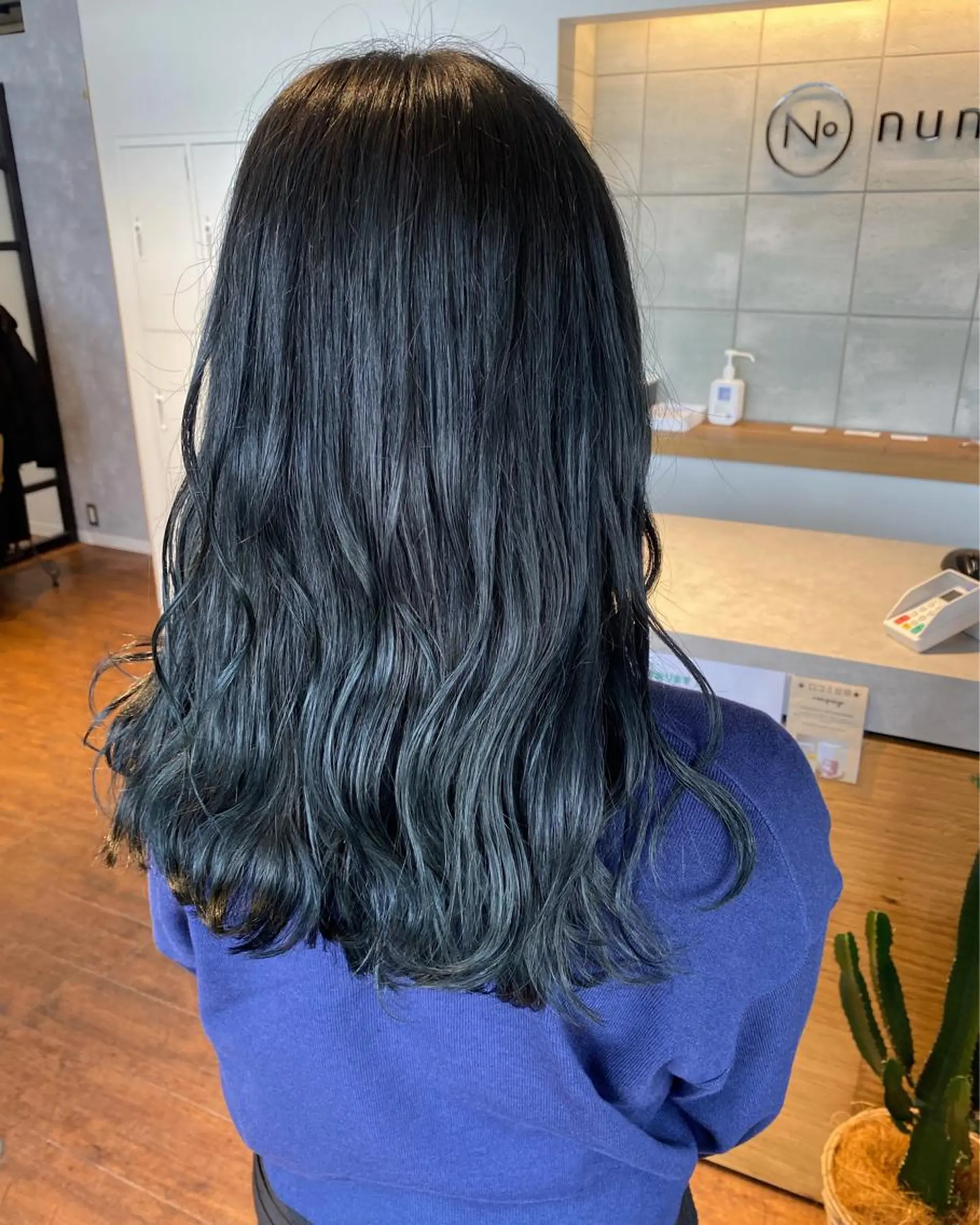 ロング ヘアカラー Number CHIHIROのヘアスタイル