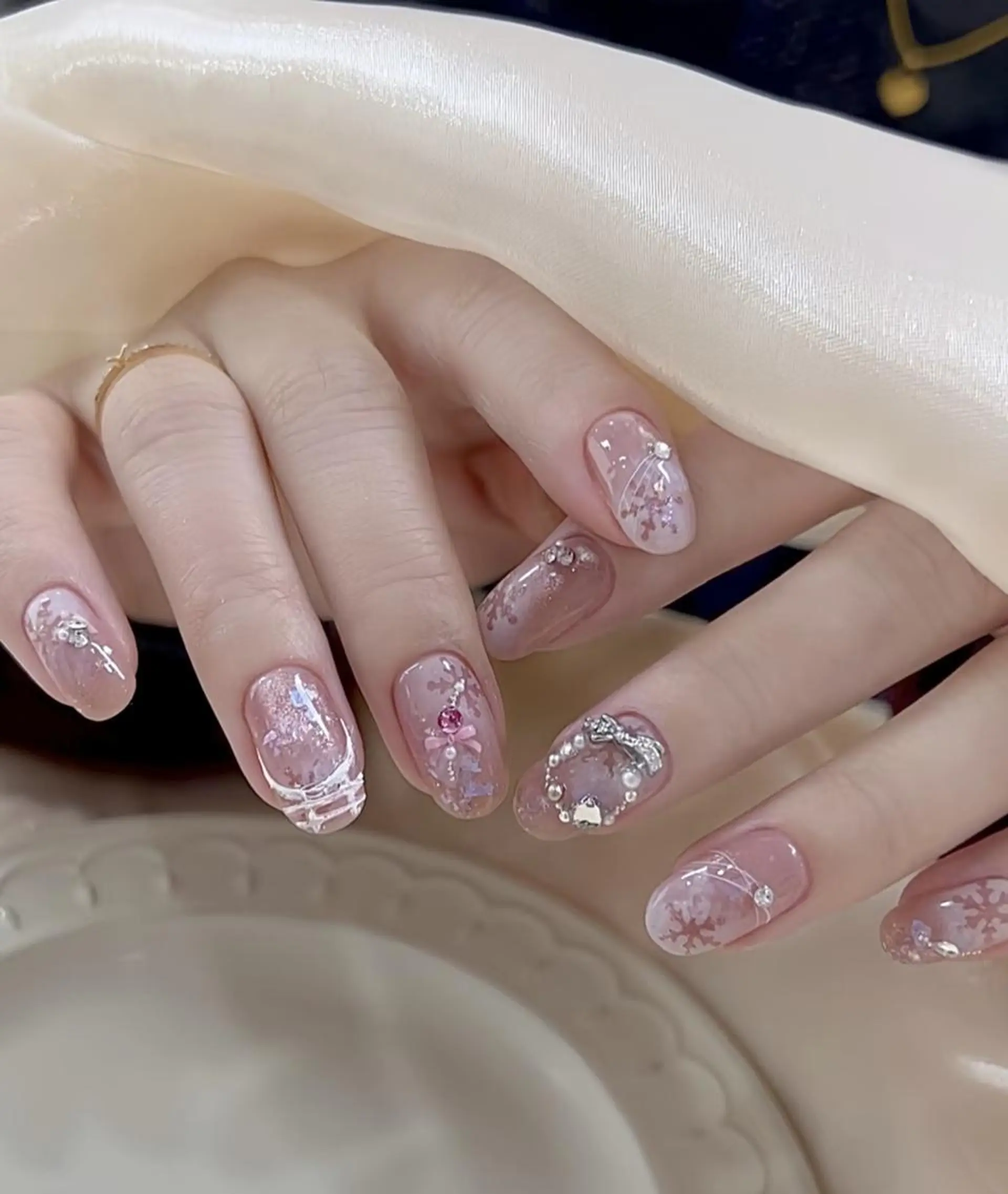 ネイル Demure Amyのネイルデザイン