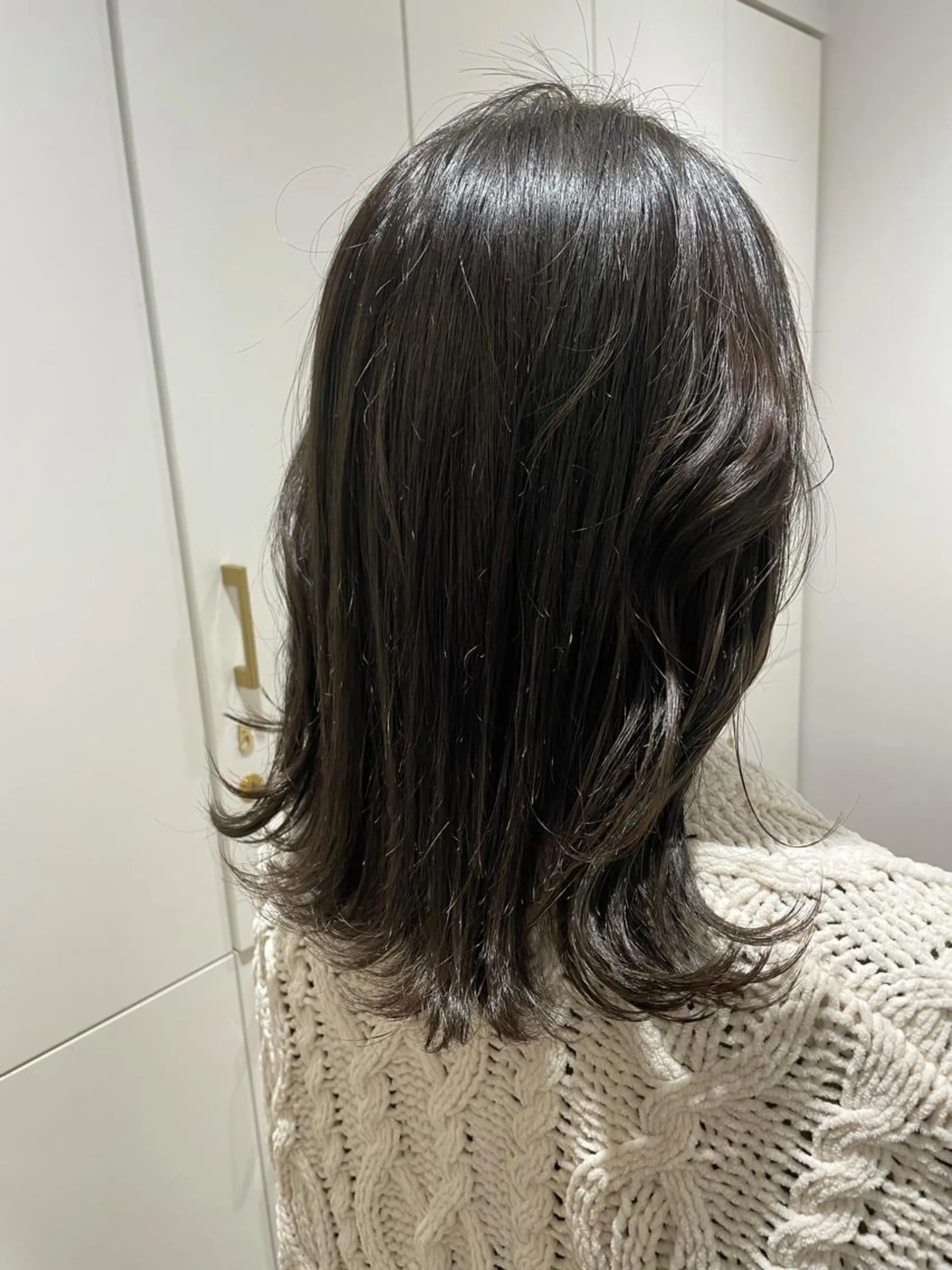 セミロング カラー グレージュ オリーブグレージュ オリーブグレー 韓国ヘア🤍 慎之介のヘアスタイル