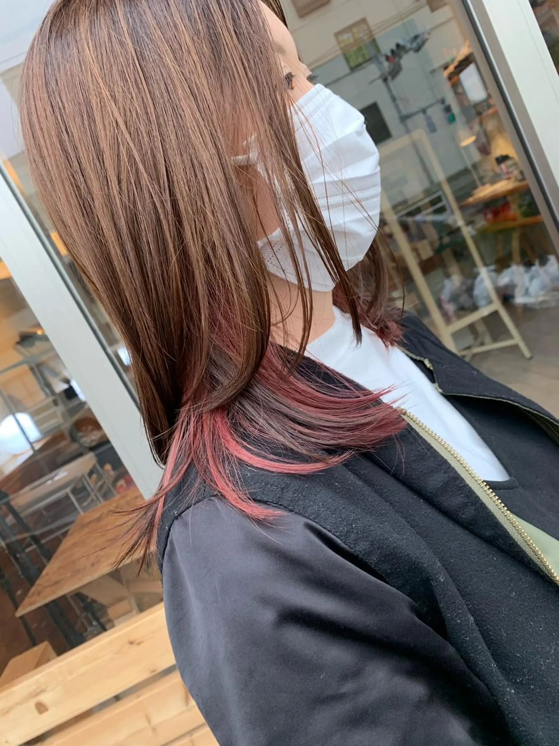 セミロング カラー インナーカラー ピンクカラー 顔まわりレイヤー レイヤーカット one☆star所属・通い続けられるサロン ママ美容師　明日香のヘアスタイル