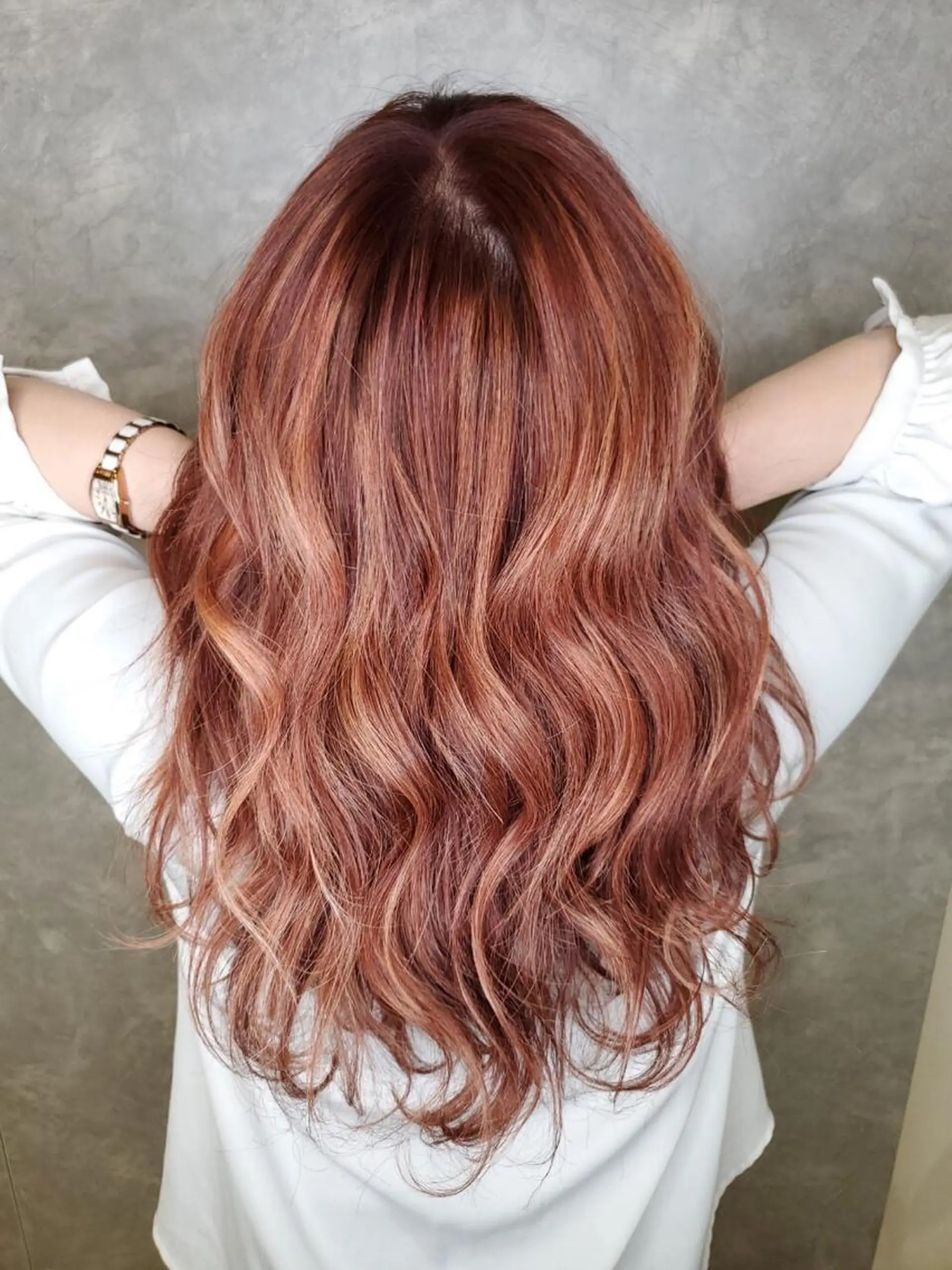 ロング カラー ヘアアレンジ ブリーチ ケアブリーチ ハイライトカラー ハイライト カット ヘアカラー 渡辺　亮/ ハイライト/髪質改善のヘアスタイル