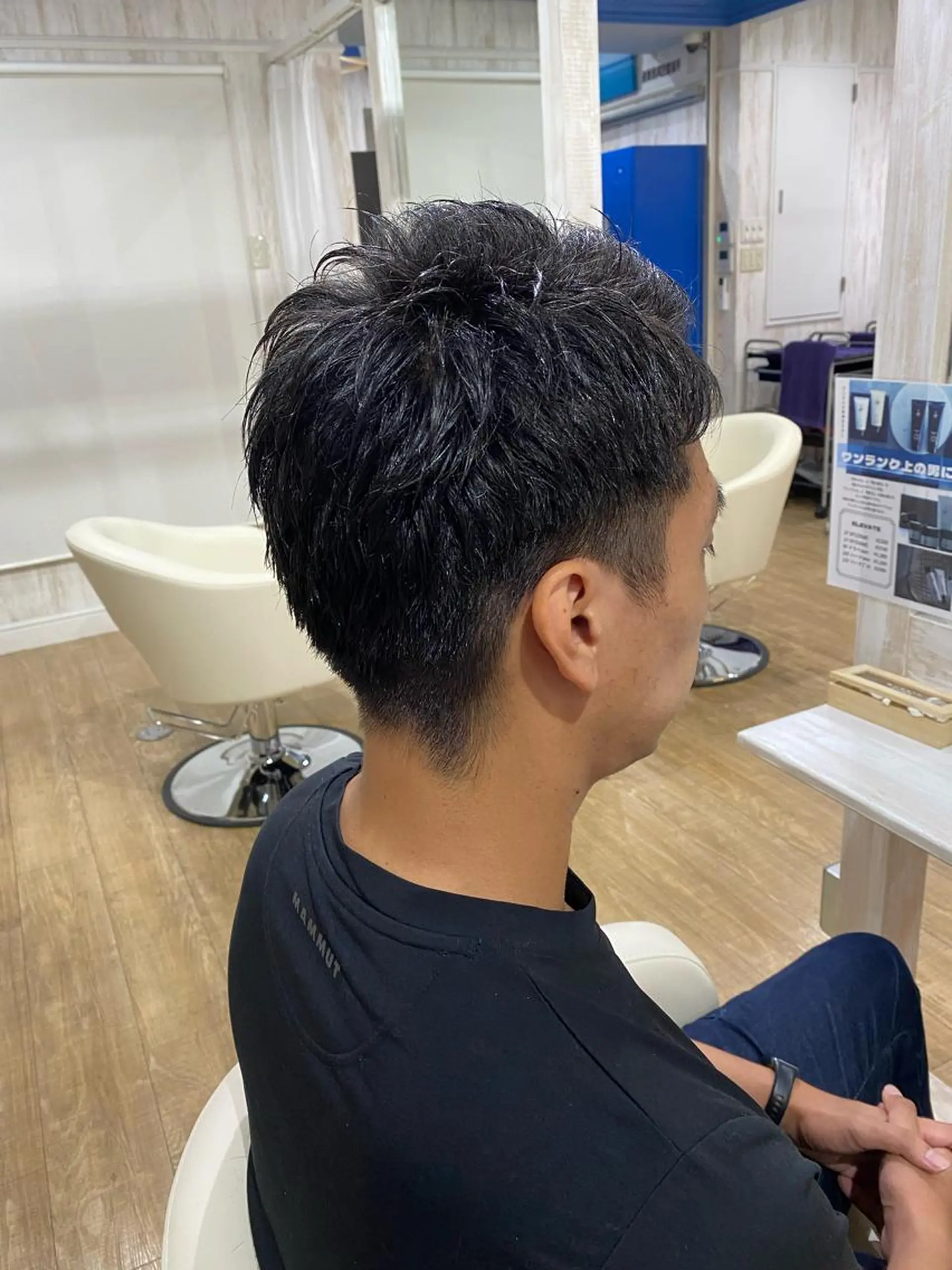 ショート ハイトーン・デザイン Shoseiのヘアスタイル