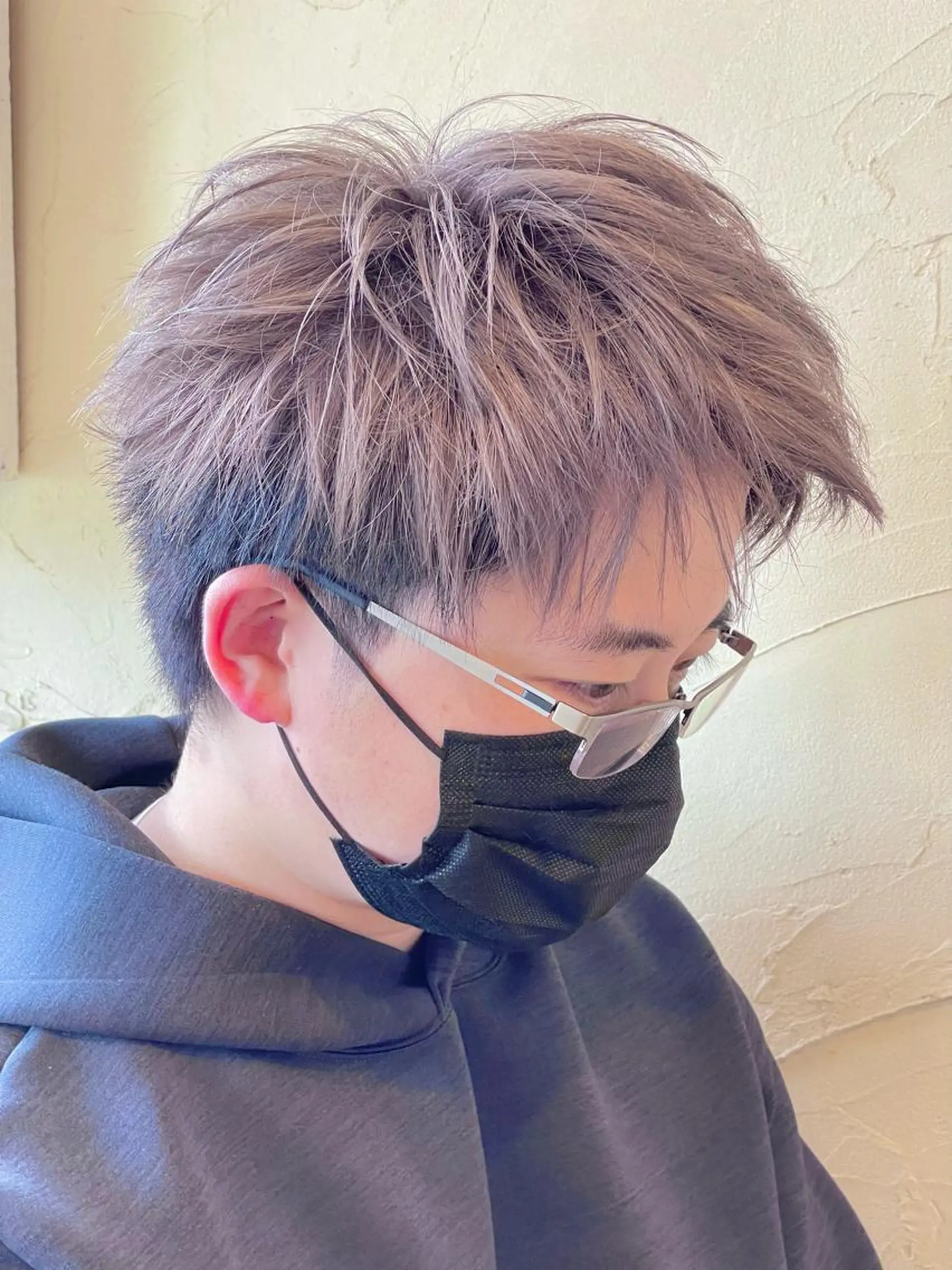 ショート カラー メンズ ベージュカラー ホワイトベージュ カット ヘアカラー メンズ特化/パーマ指 名No.1/百瀬太郎のヘアスタイル