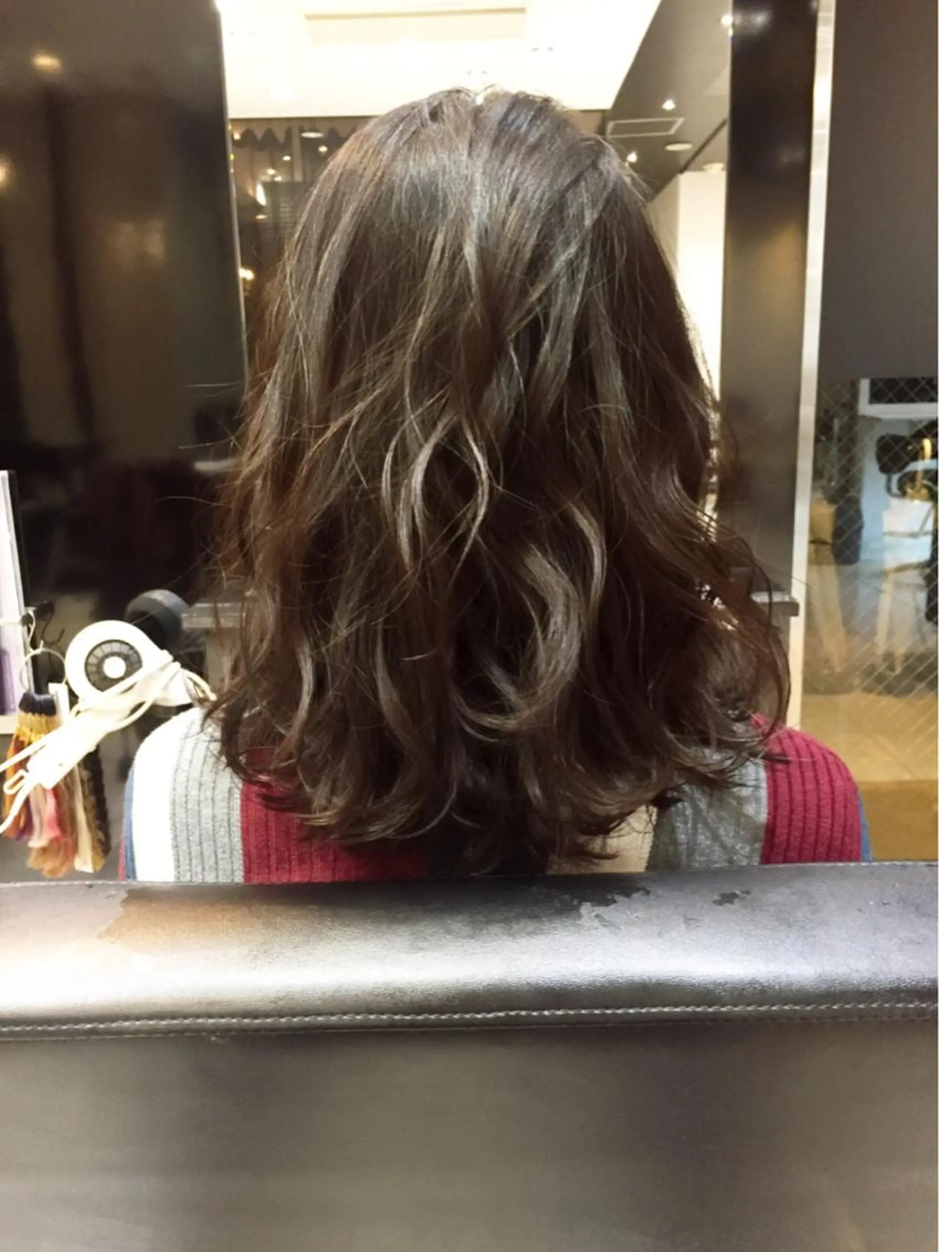 ミディアム レイヤーカット カット ヘアカラー トリートメント natsu ナチュラルのヘアスタイル