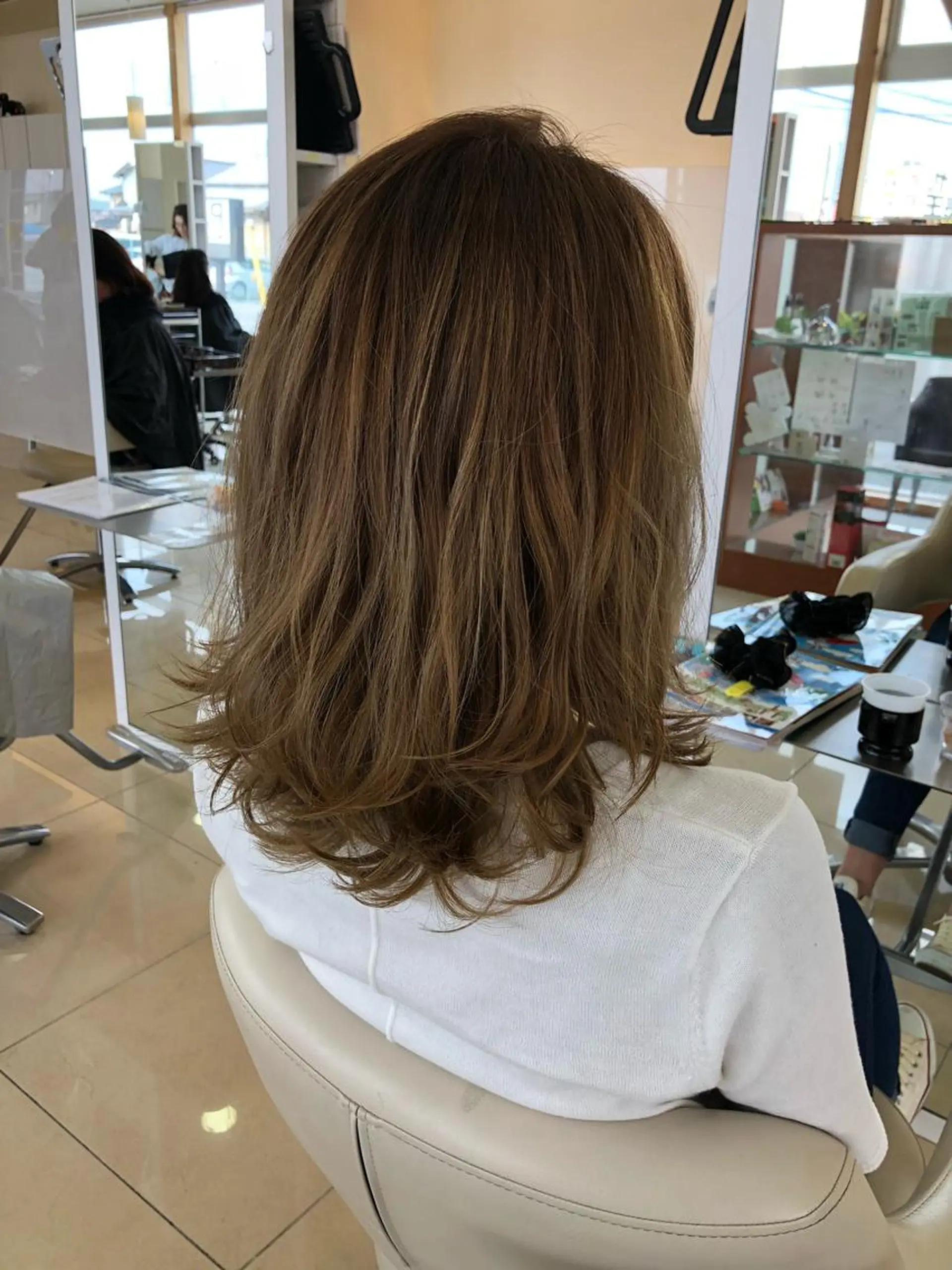 カラー 牧野 佳樹のヘアスタイル