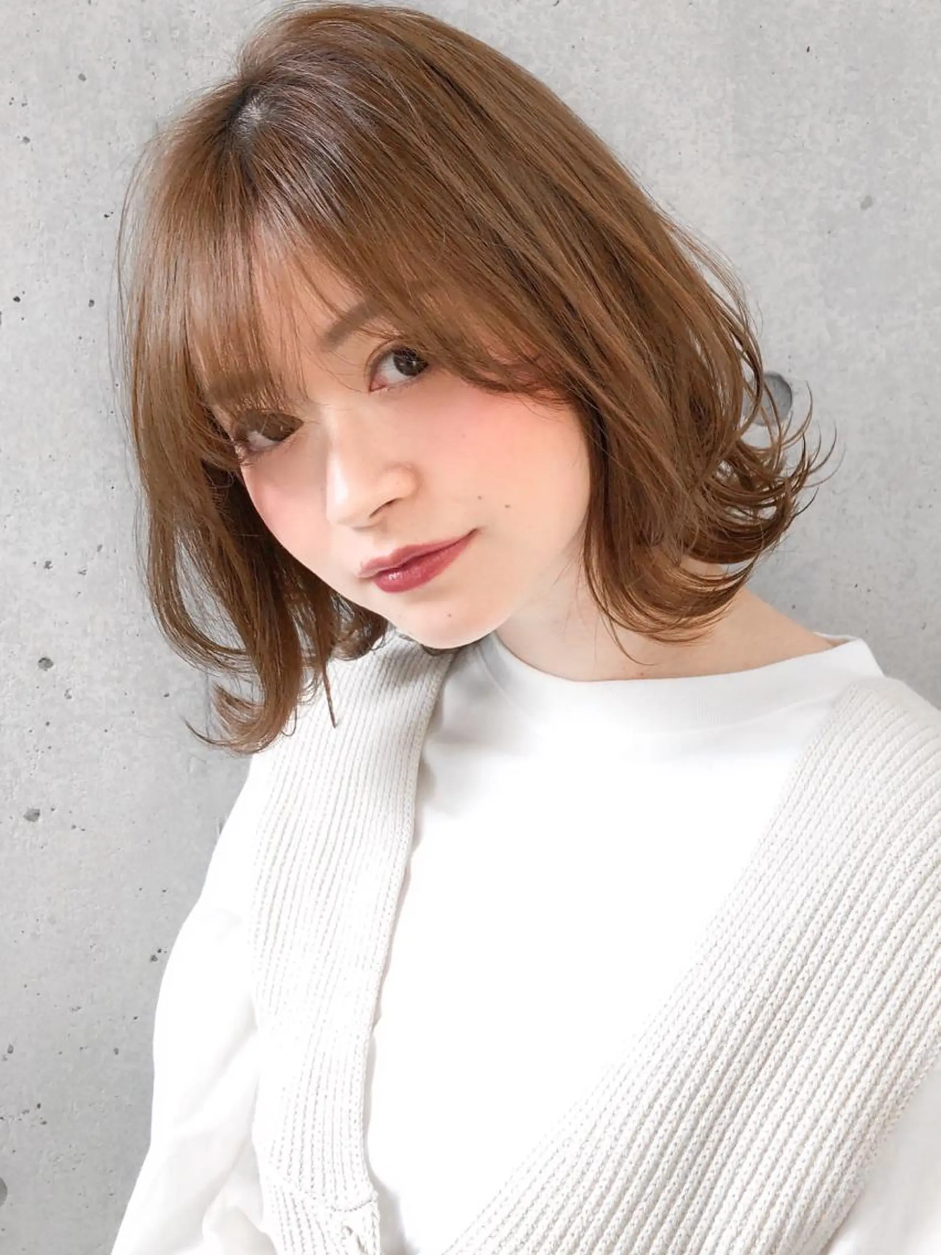 ミディアム カラー ボブ くびれヘア 佐藤 侑哉のヘアスタイル