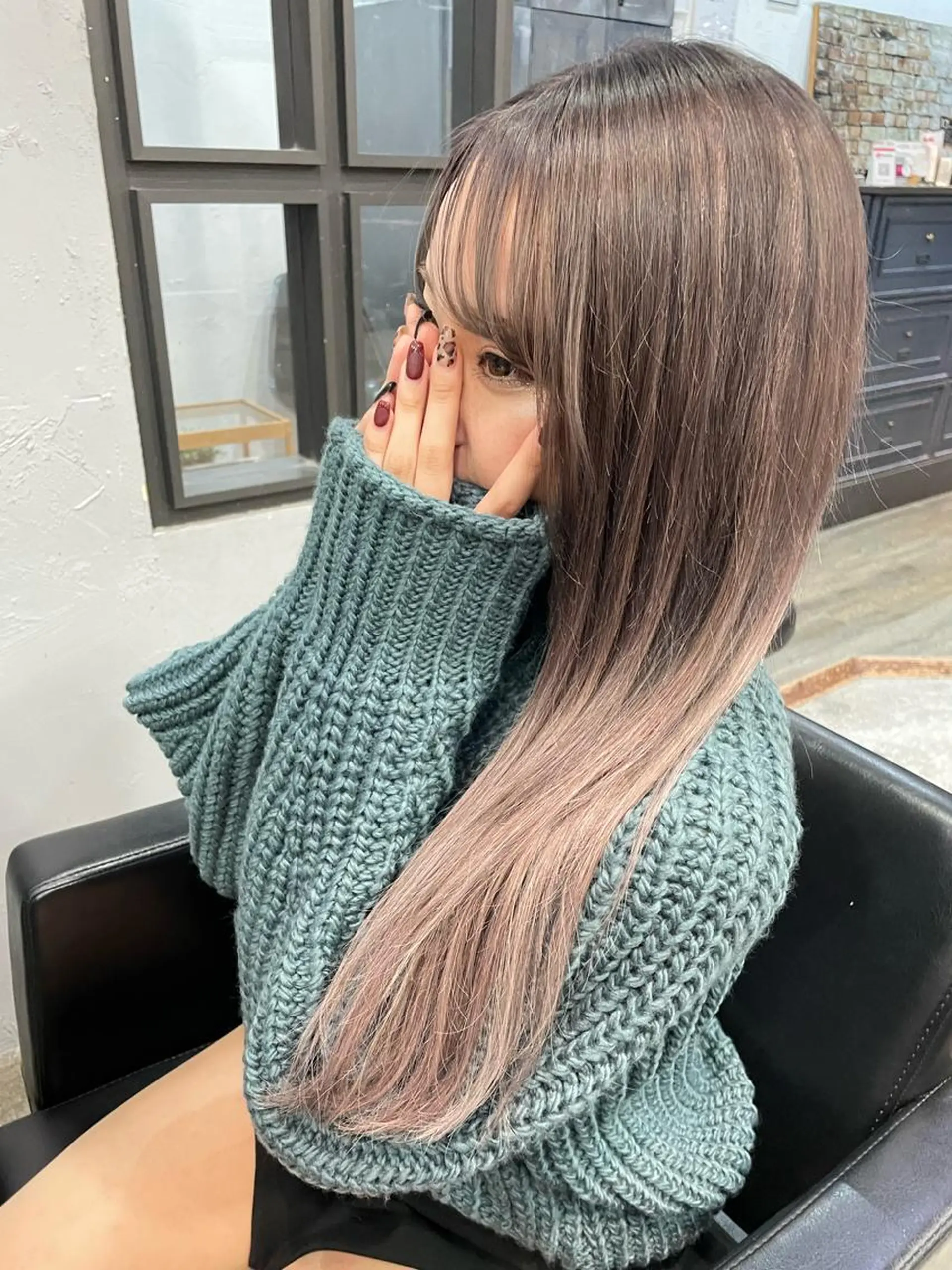 ロング 大内 志穂のヘアスタイル