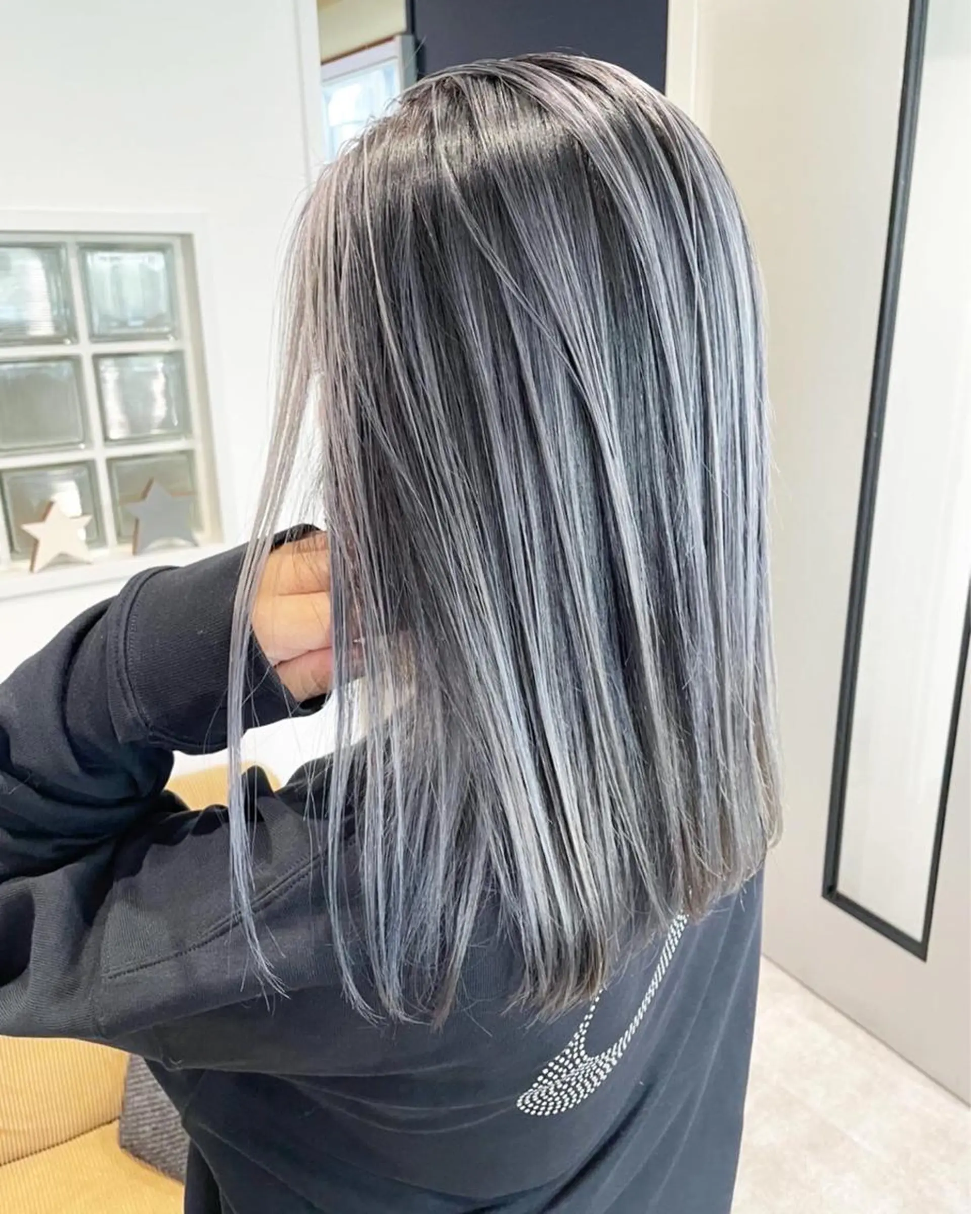 セミロング カラー バレイヤージュ レイヤーカット JIL BLAN 京都所属・RU RIのヘアスタイル