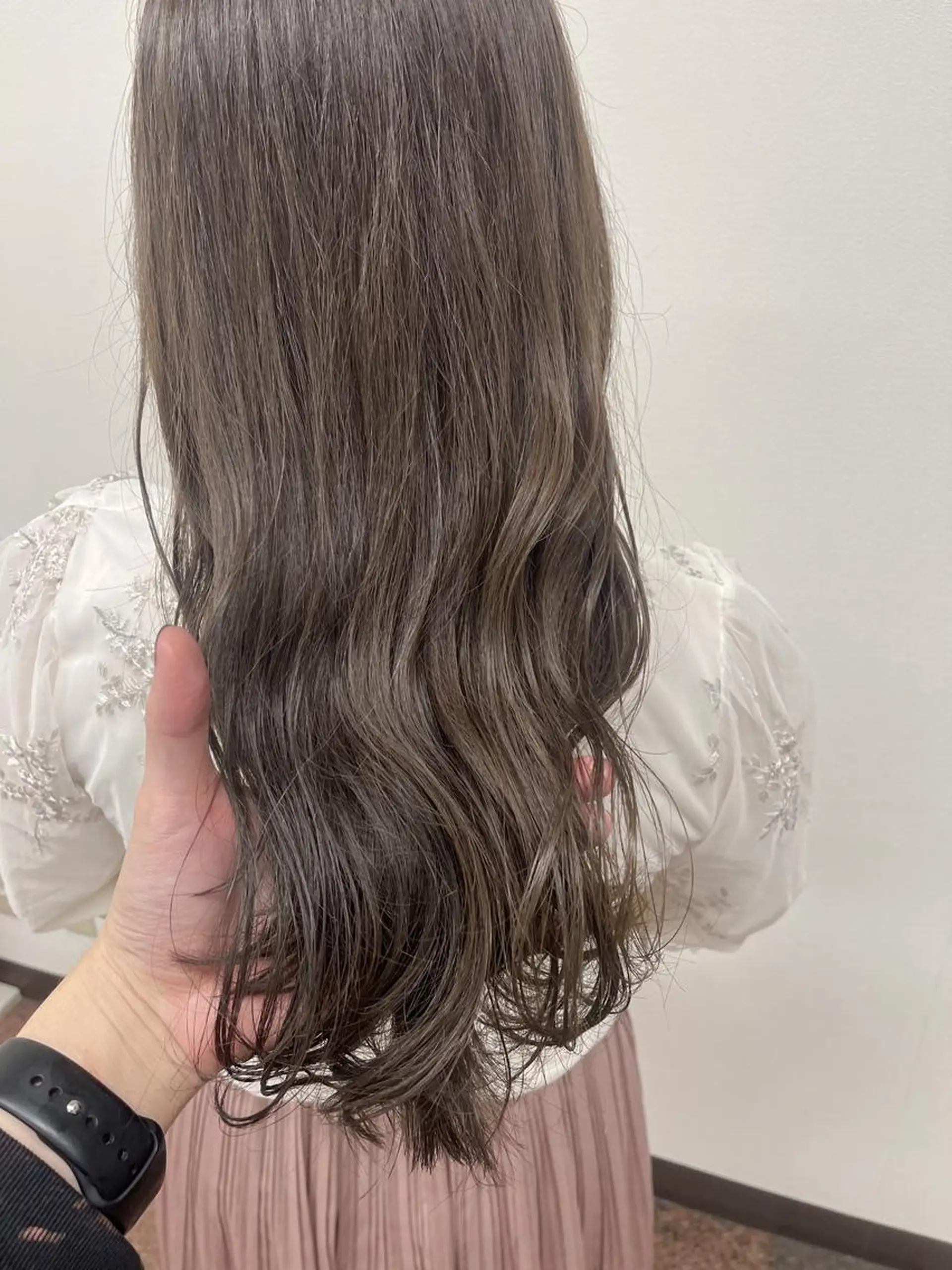 ロング カット ヘアカラー トリートメント シンタニ ナオトのヘアスタイル