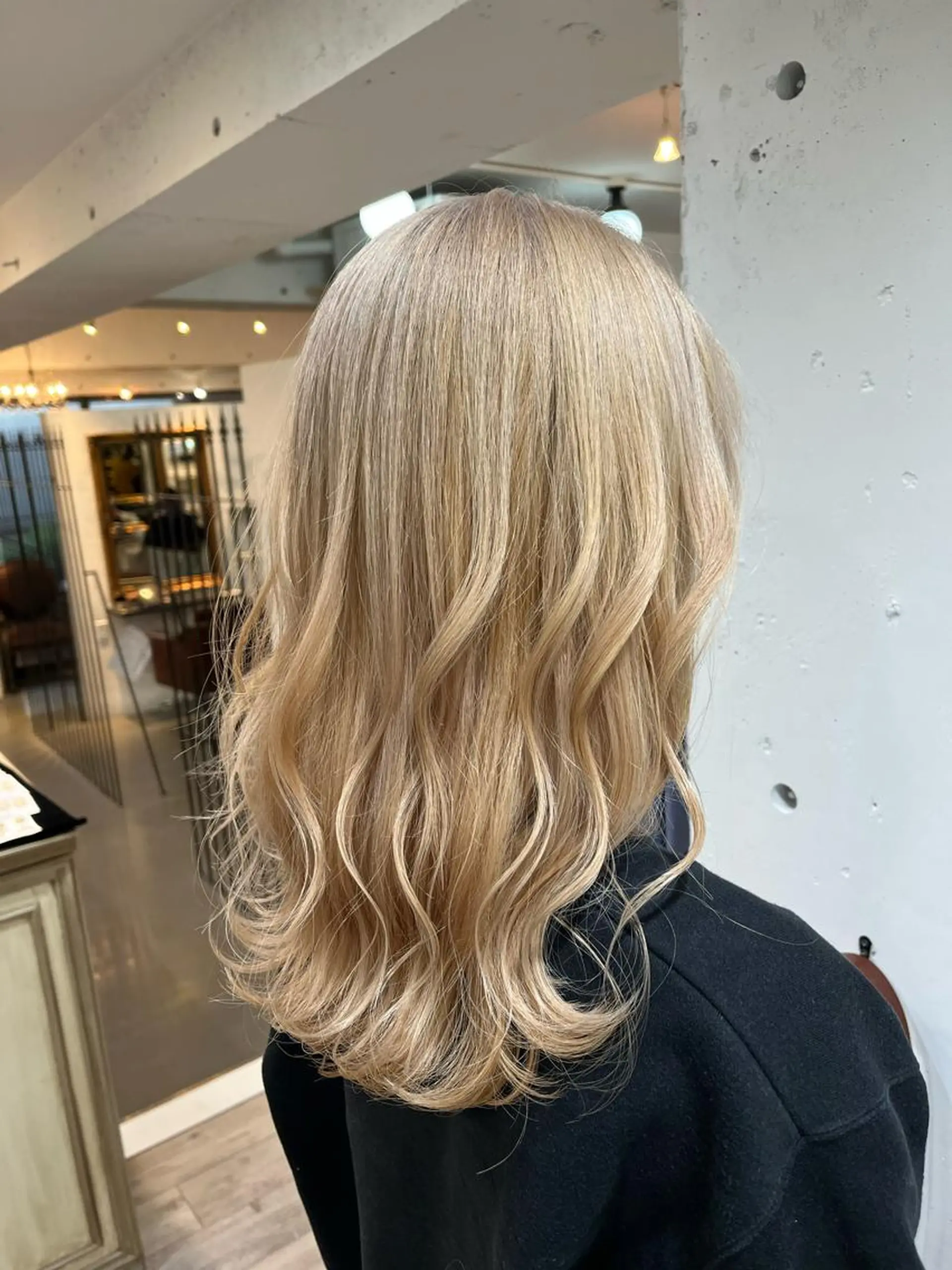 ロング カラー ヘアカラー カラーが上手い 辻悠月のヘアスタイル