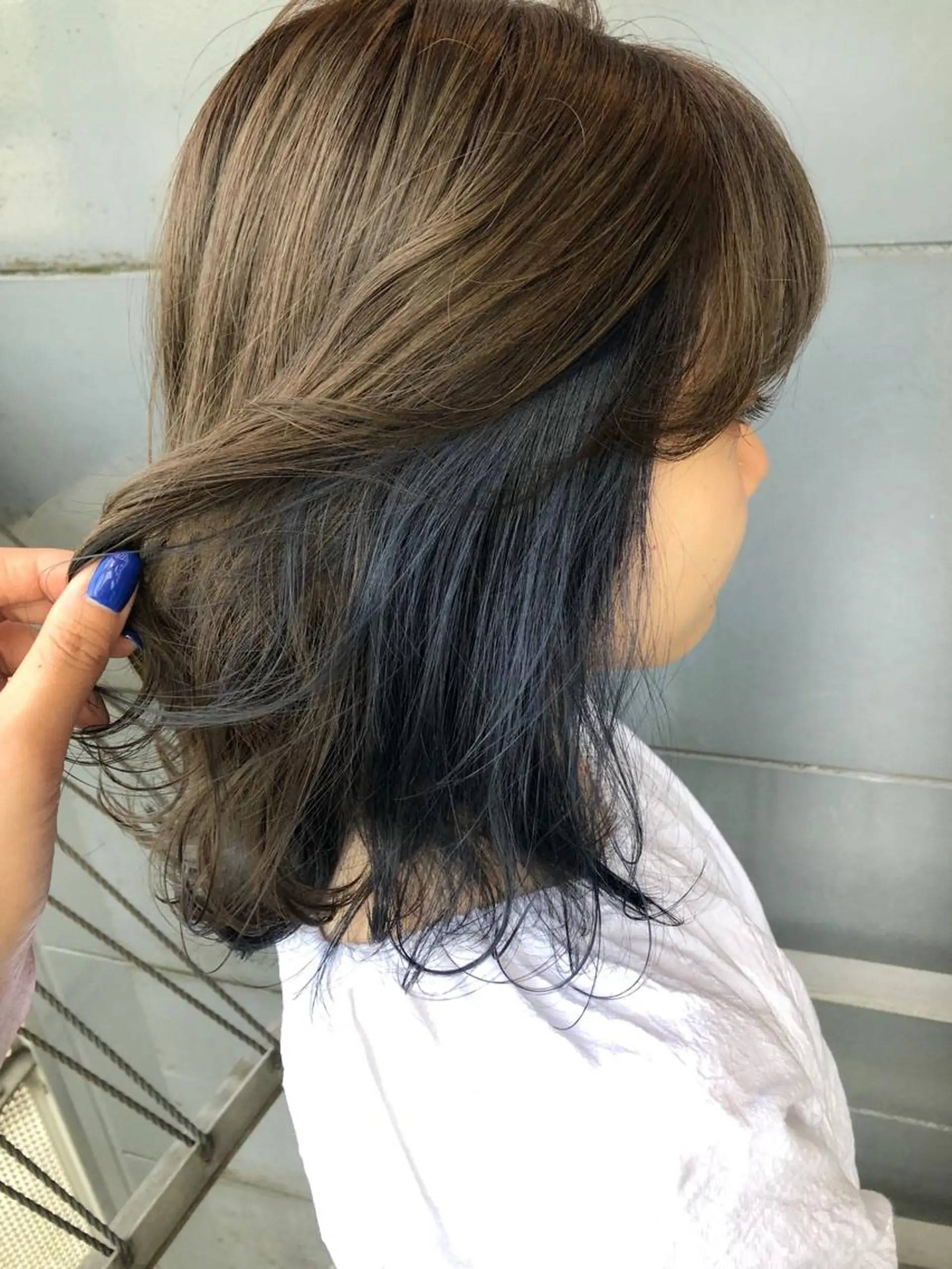 ミディアム カラー アッシュ アッシュグレー ブルーカラー 女性リピ90%🍨 🩷佐藤みずきのヘアスタイル