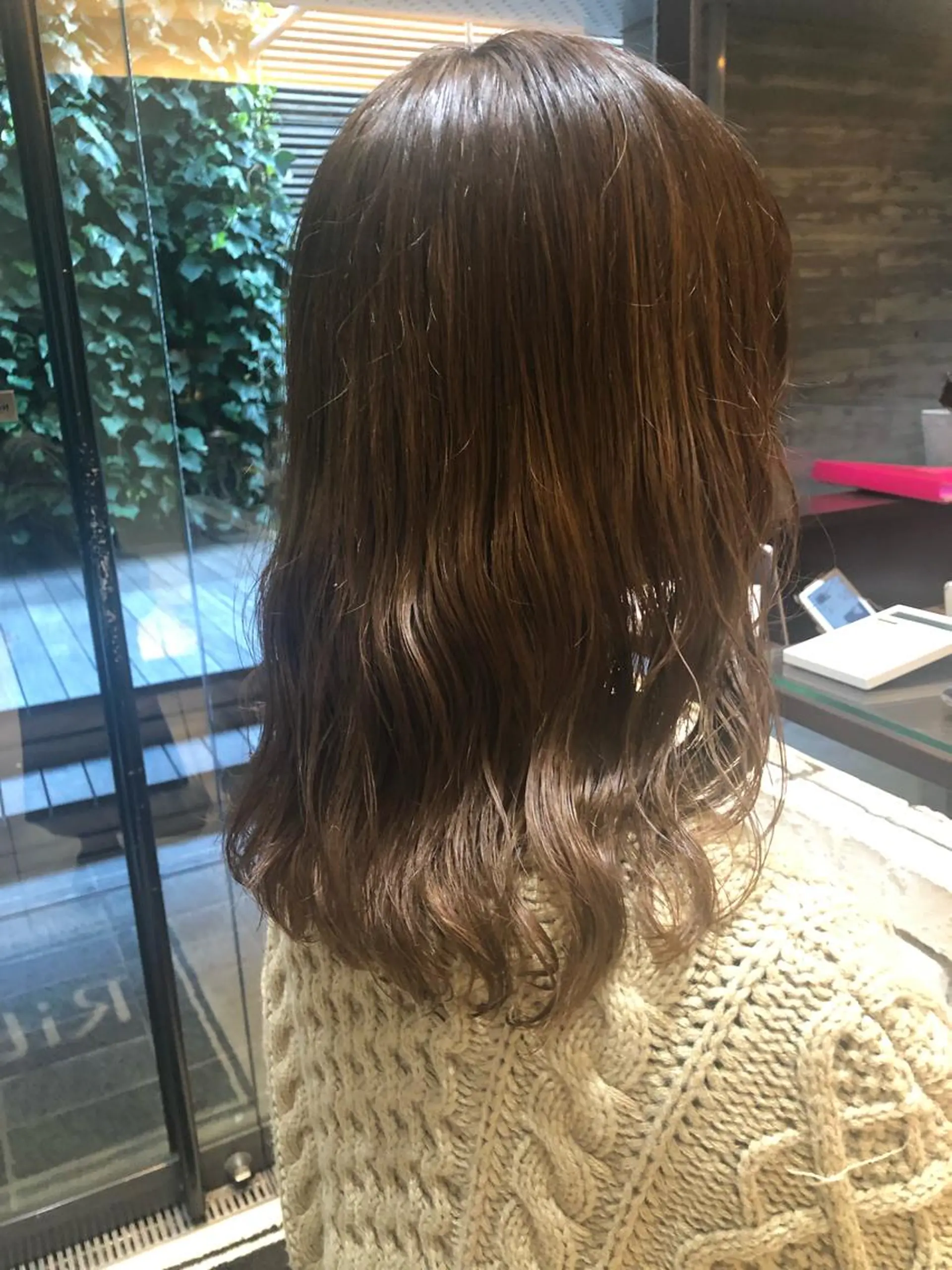 ミディアム カラー パーマ ヘアアレンジ ミディアムパーマ apish aoyama所属・武 愛子の眉毛・アイブロウイメージ