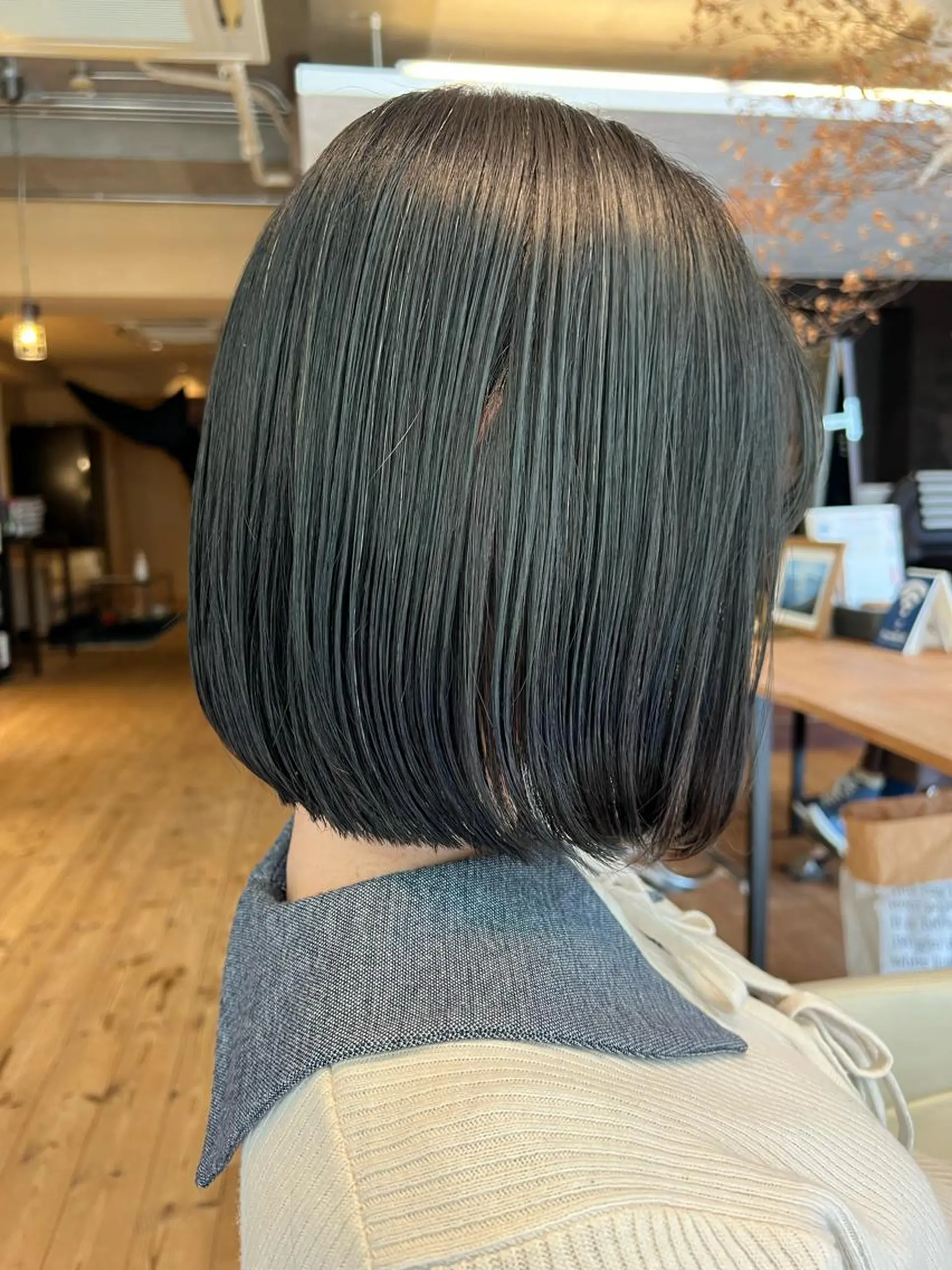 ミディアム 髪質改善 縮毛矯正 トリートメント カット ヘアカラー トリートメント BEACH　HAIR&NAIL所属・両国駅徒歩1分⭐️ アイロン仕上げのヘアスタイル
