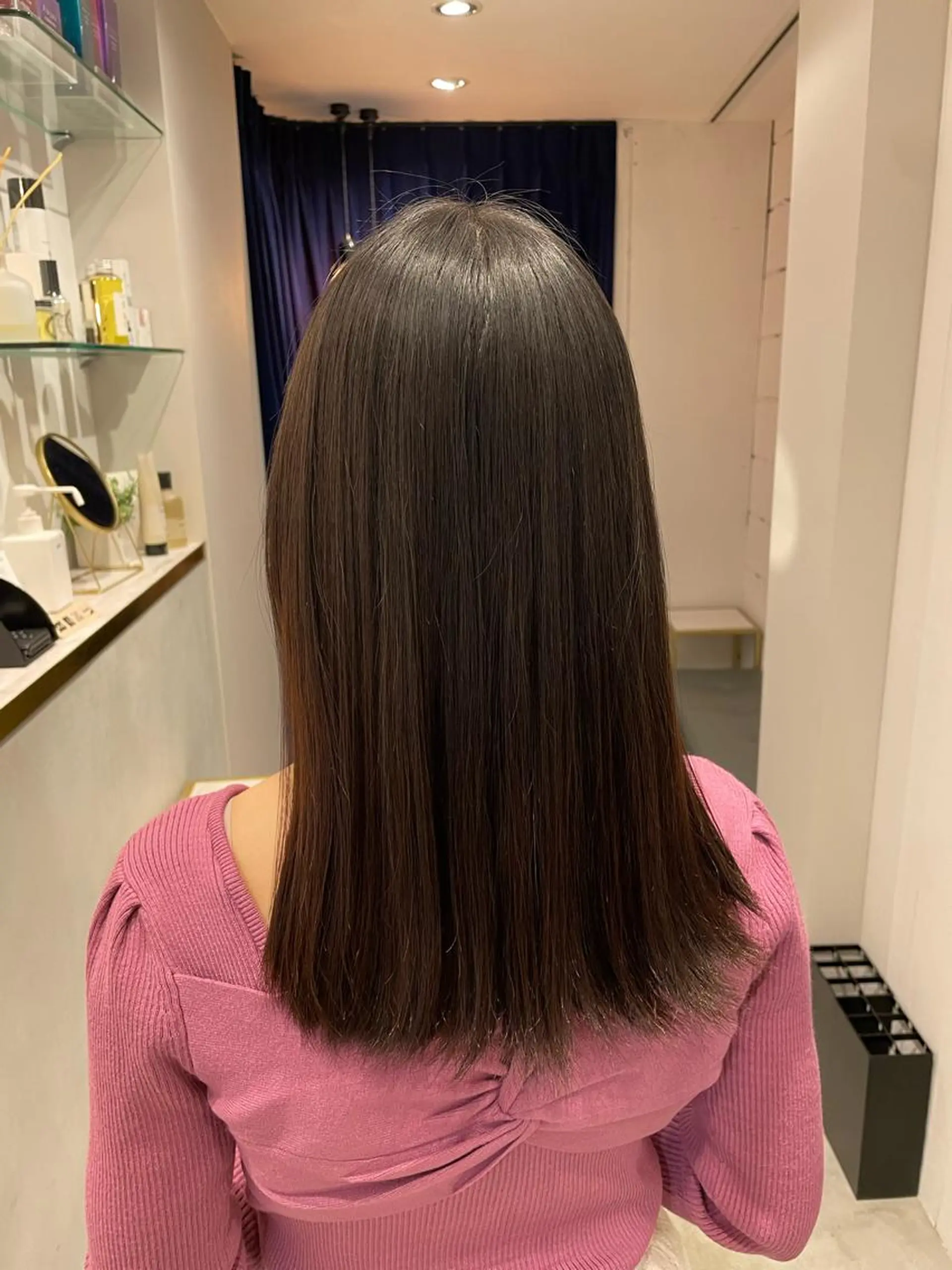 セミロング セミロングパーマ 縮毛矯正 石川 優奈のヘアスタイル