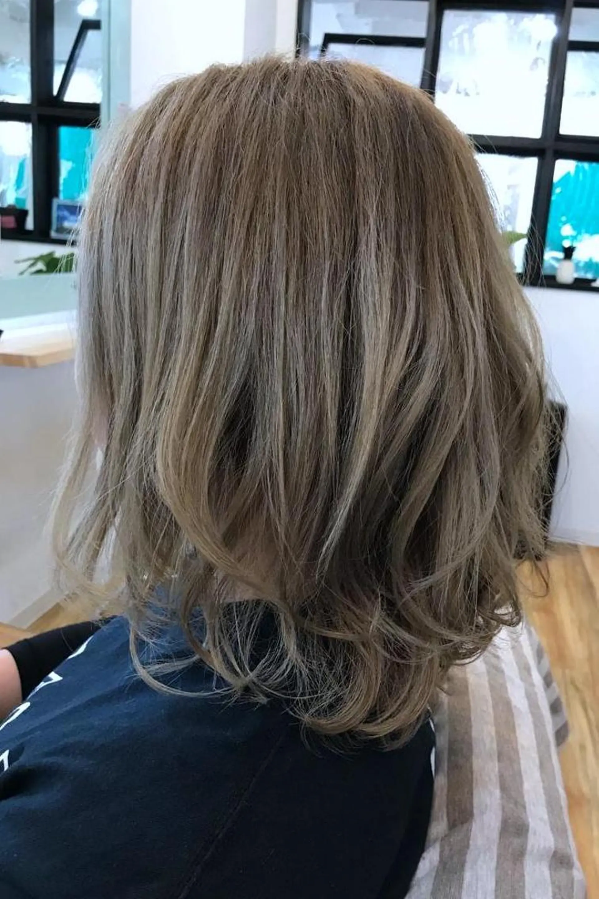 ミディアム カラー ヘアカラー トリートメント LANI hair resortのヘアスタイル