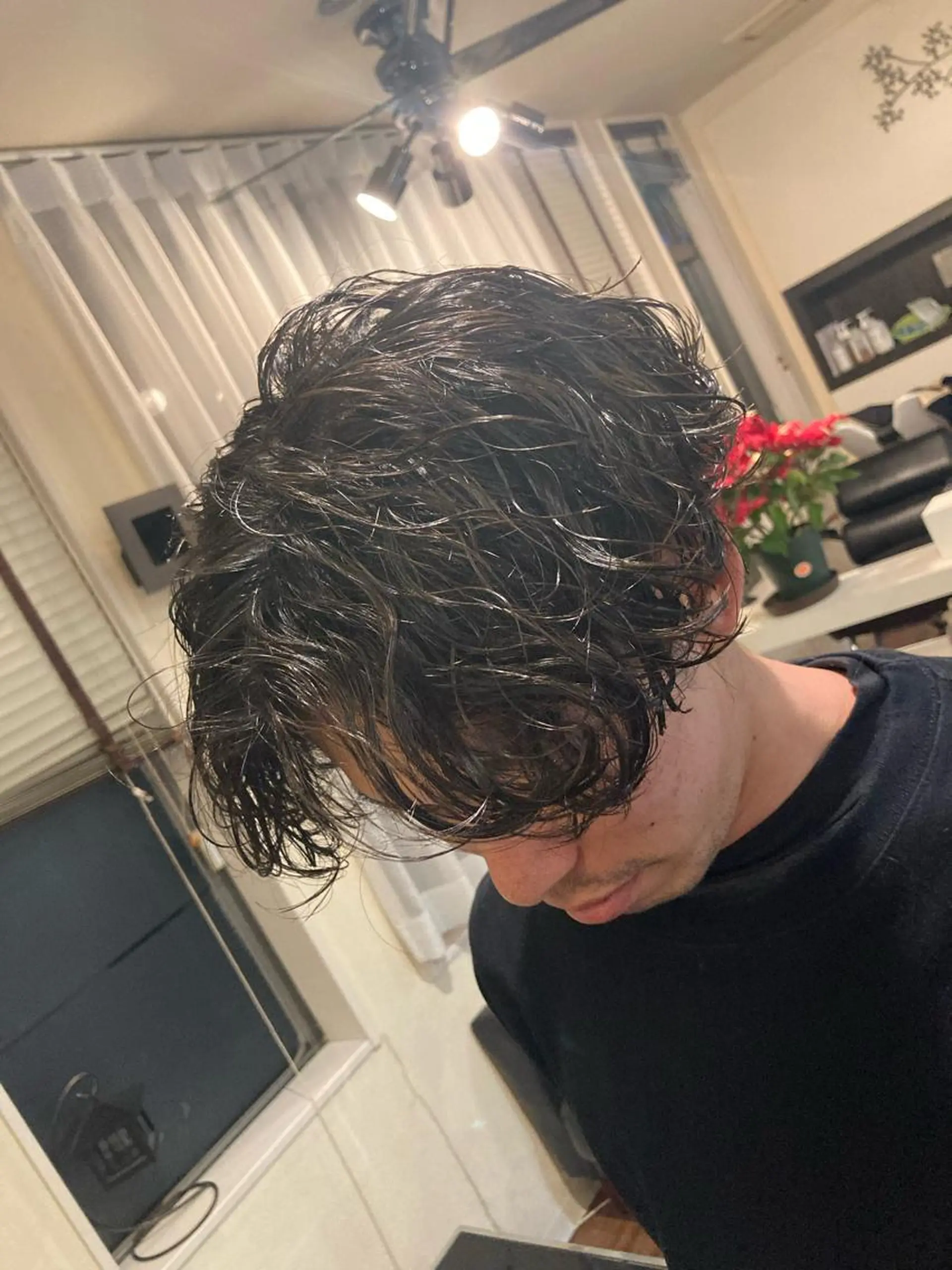 ミディアム パーマ メンズ センターパート 波巻きパーマ パーマが得意な【最高 悠斗】のヘアスタイル