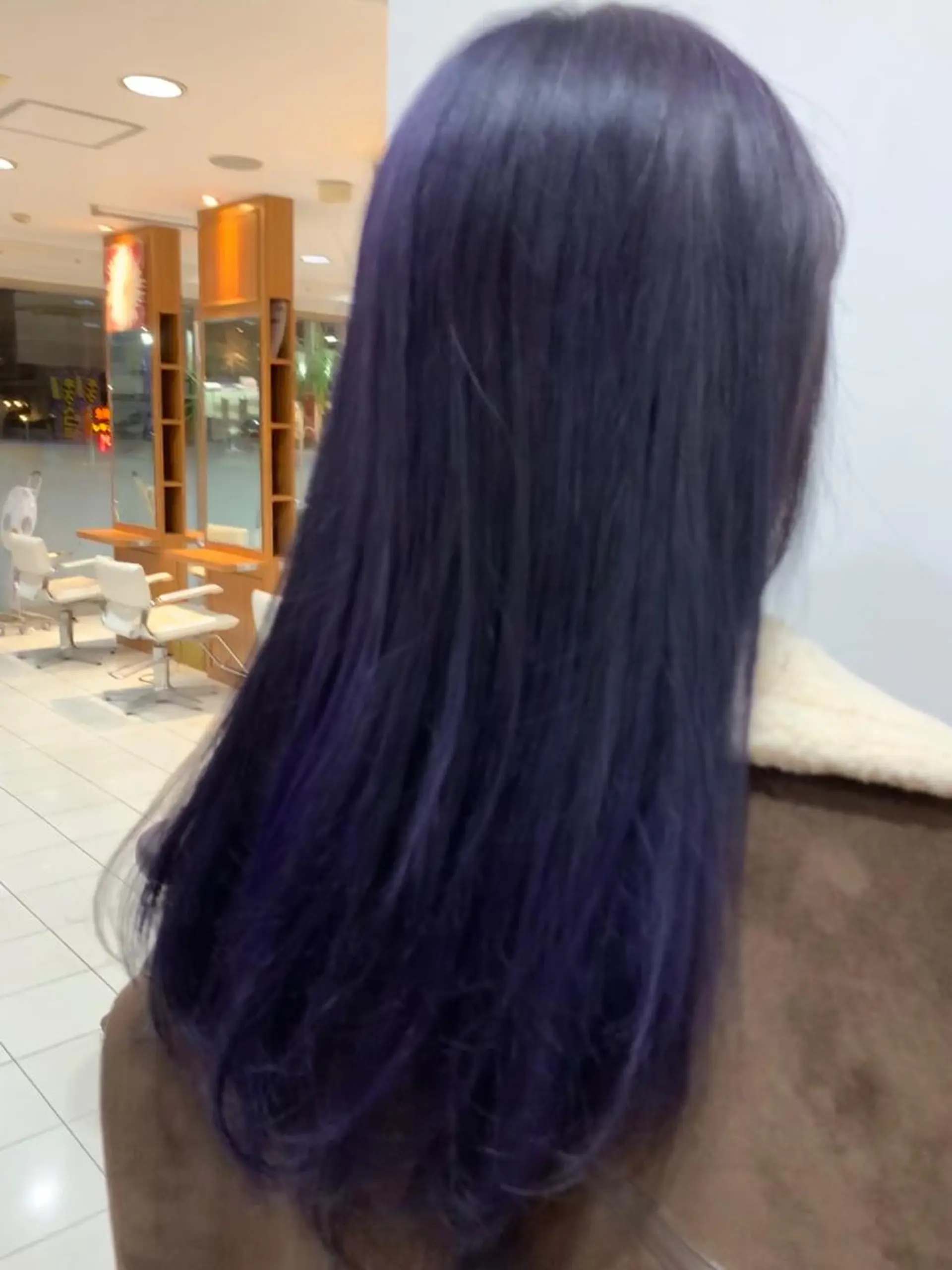 ロング カラー ブルーカラー バイオレットカラー 白髪女性専門店竹内 涼乃のヘアスタイル