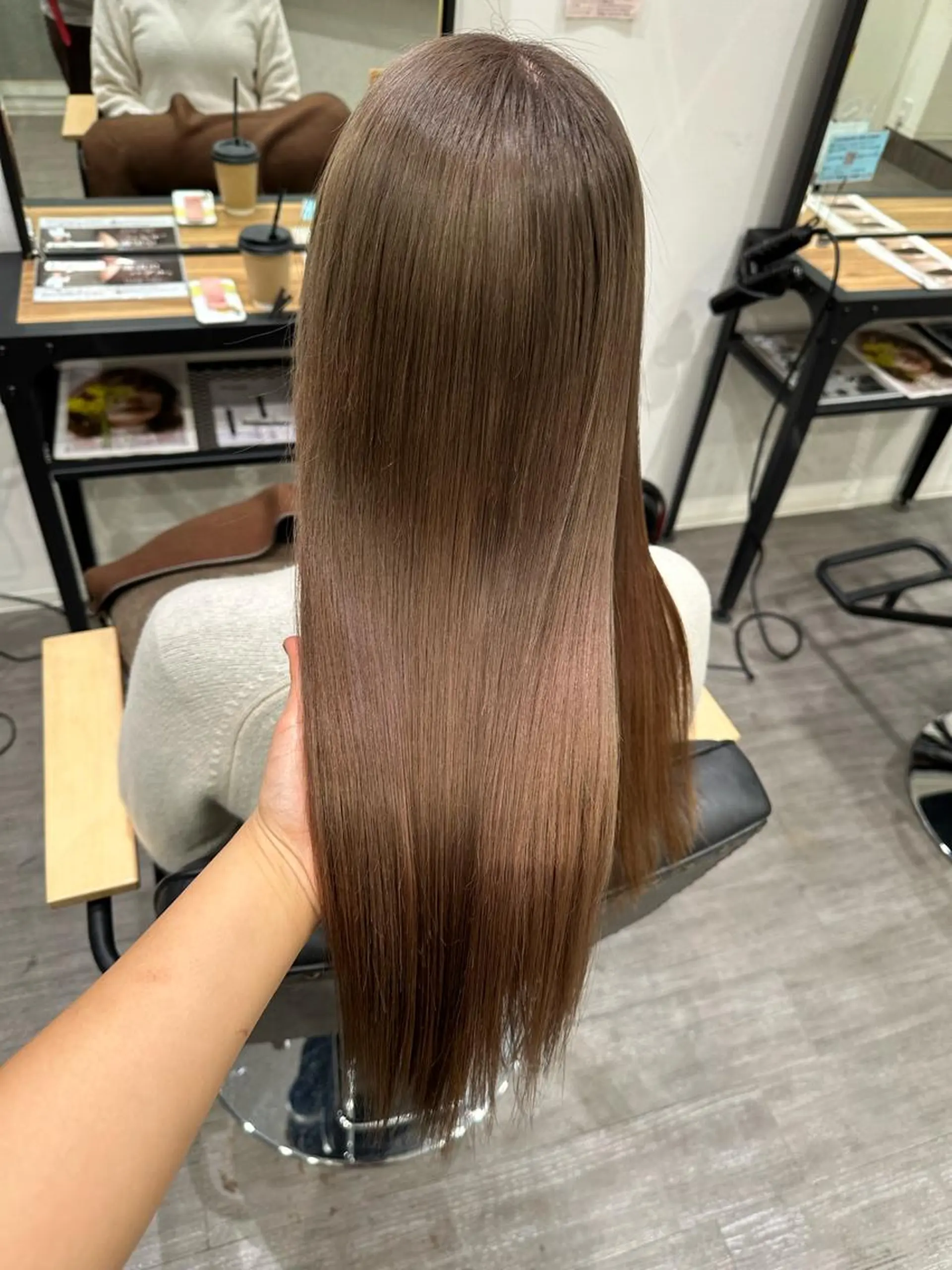 ロング カラー ブラウンカラー ピンクカラー 上田 紗也のヘアスタイル