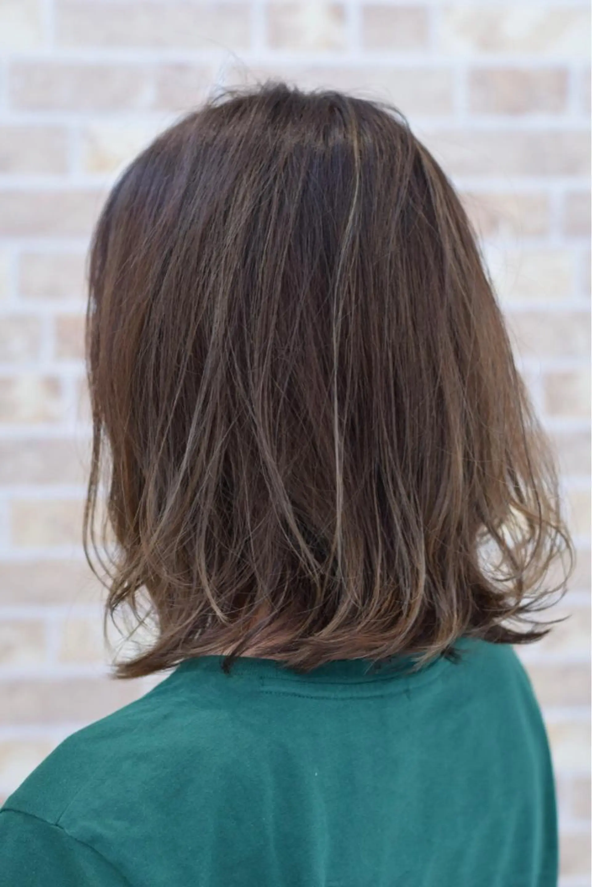 ミディアム ハイライト レイヤーカット 福元 保雄のヘアスタイル