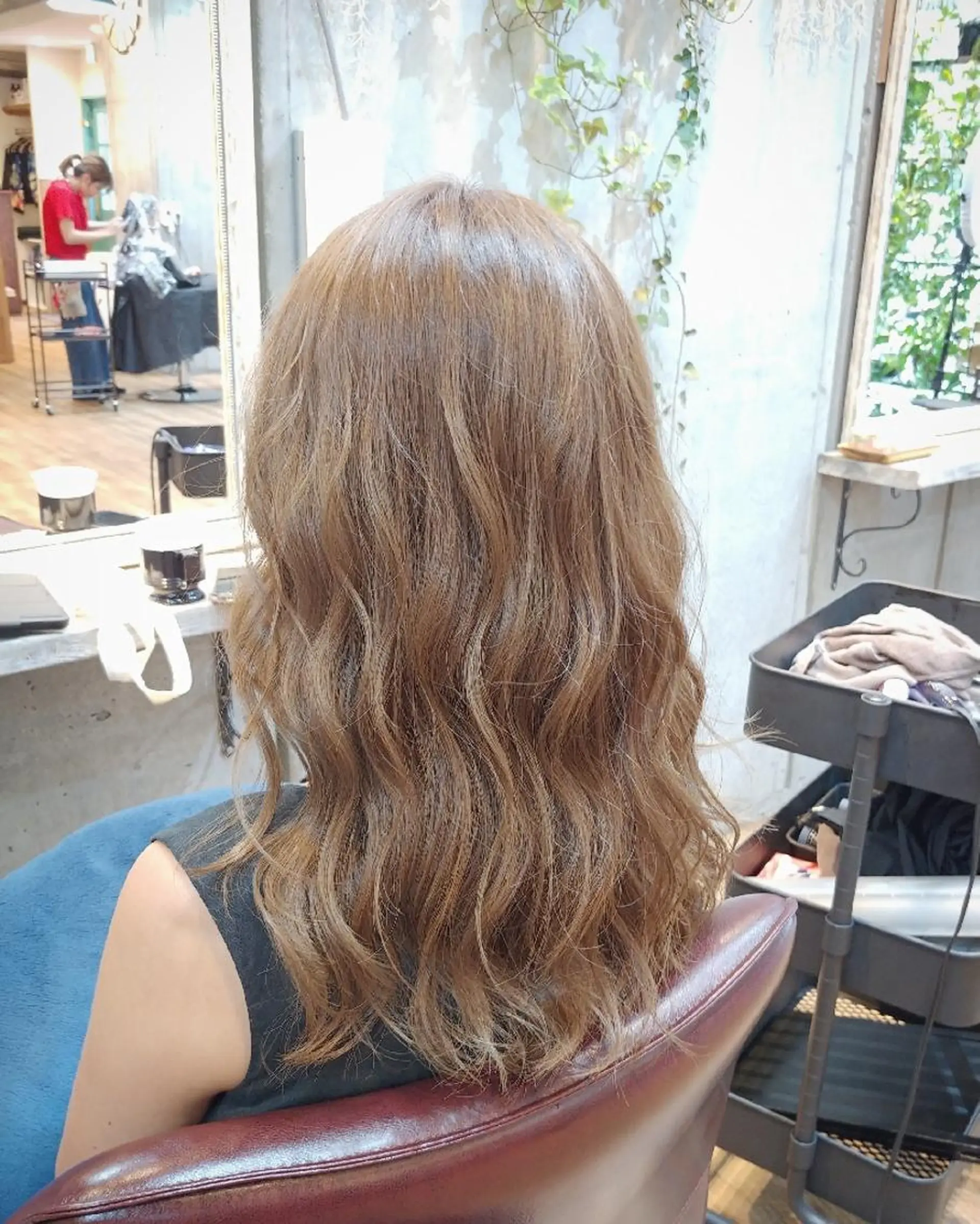 ミディアム カラー パーマ ヘアアレンジ ベージュカラー ブリーチ ブリーチなしカラー カット パーマ トリートメント ペスカ豊崎店　沖縄所属・ショート指名No.1 店長　清水のヘアスタイル