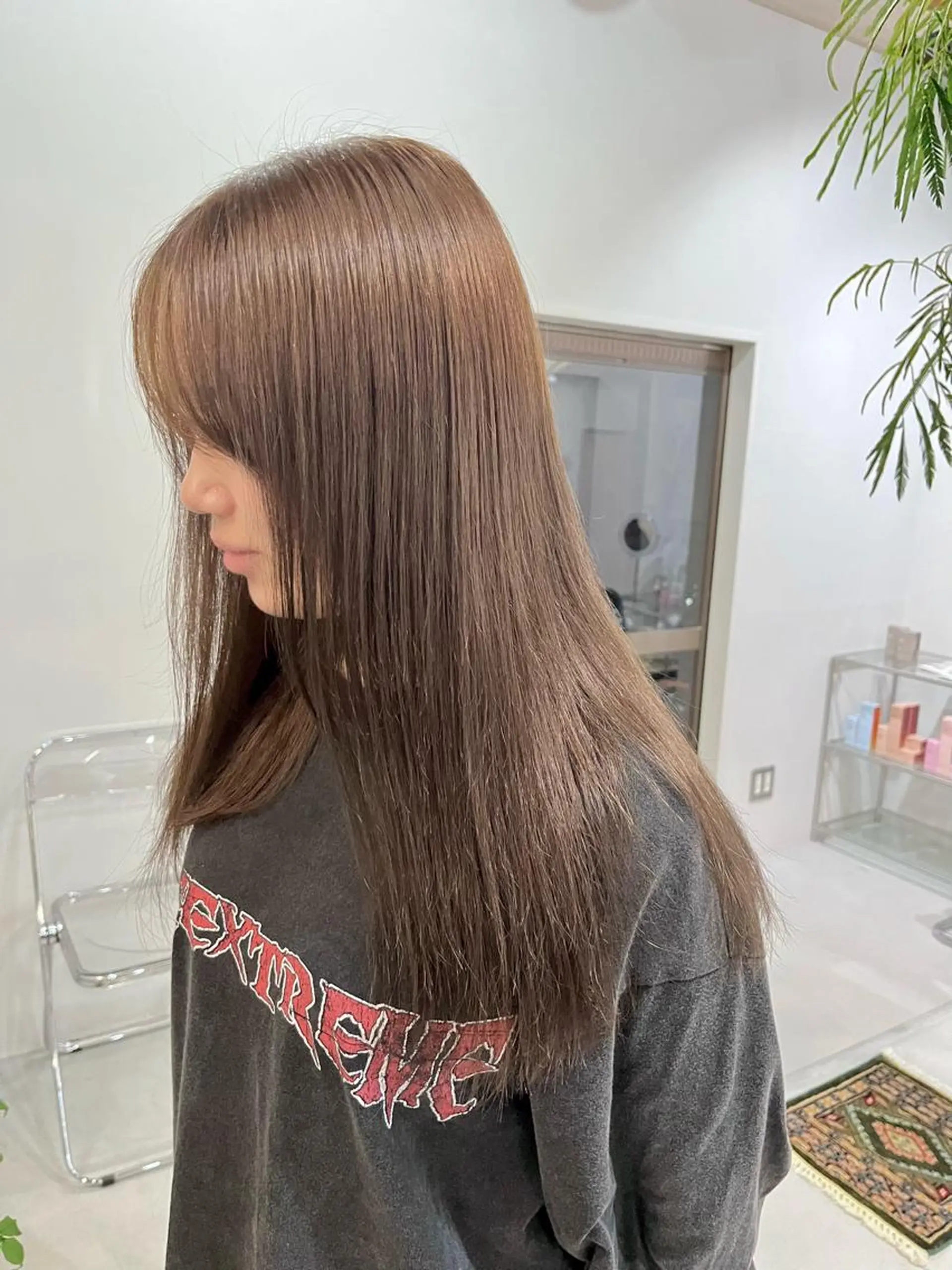ロング ボブ 韓国風ヘア 縮毛矯正 トリートメント ヘアカラー トリートメント ブリーチなしカラー ダブルカラーエクステのヘアスタイル