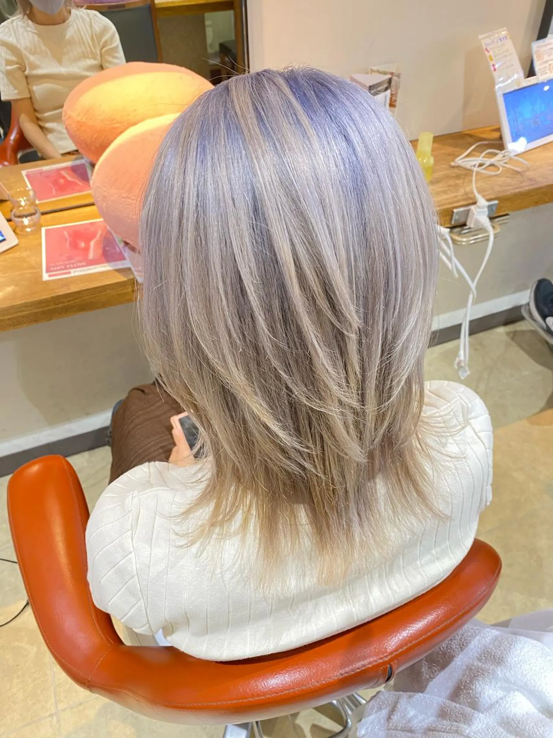 ミディアム カラー カット ヘアカラー トリートメント 斉藤 瞳のヘアスタイル