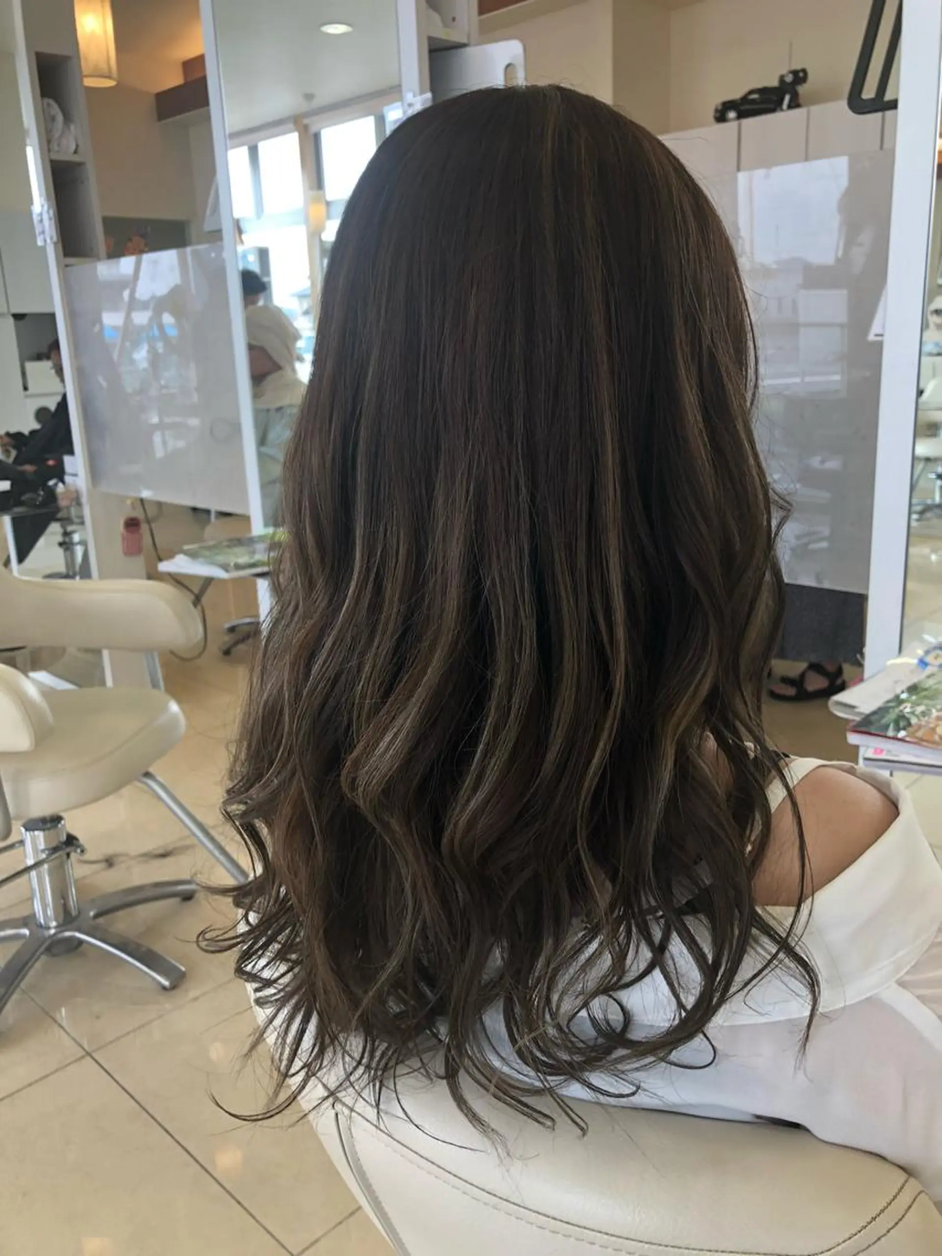 カラー 牧野 佳樹のヘアスタイル