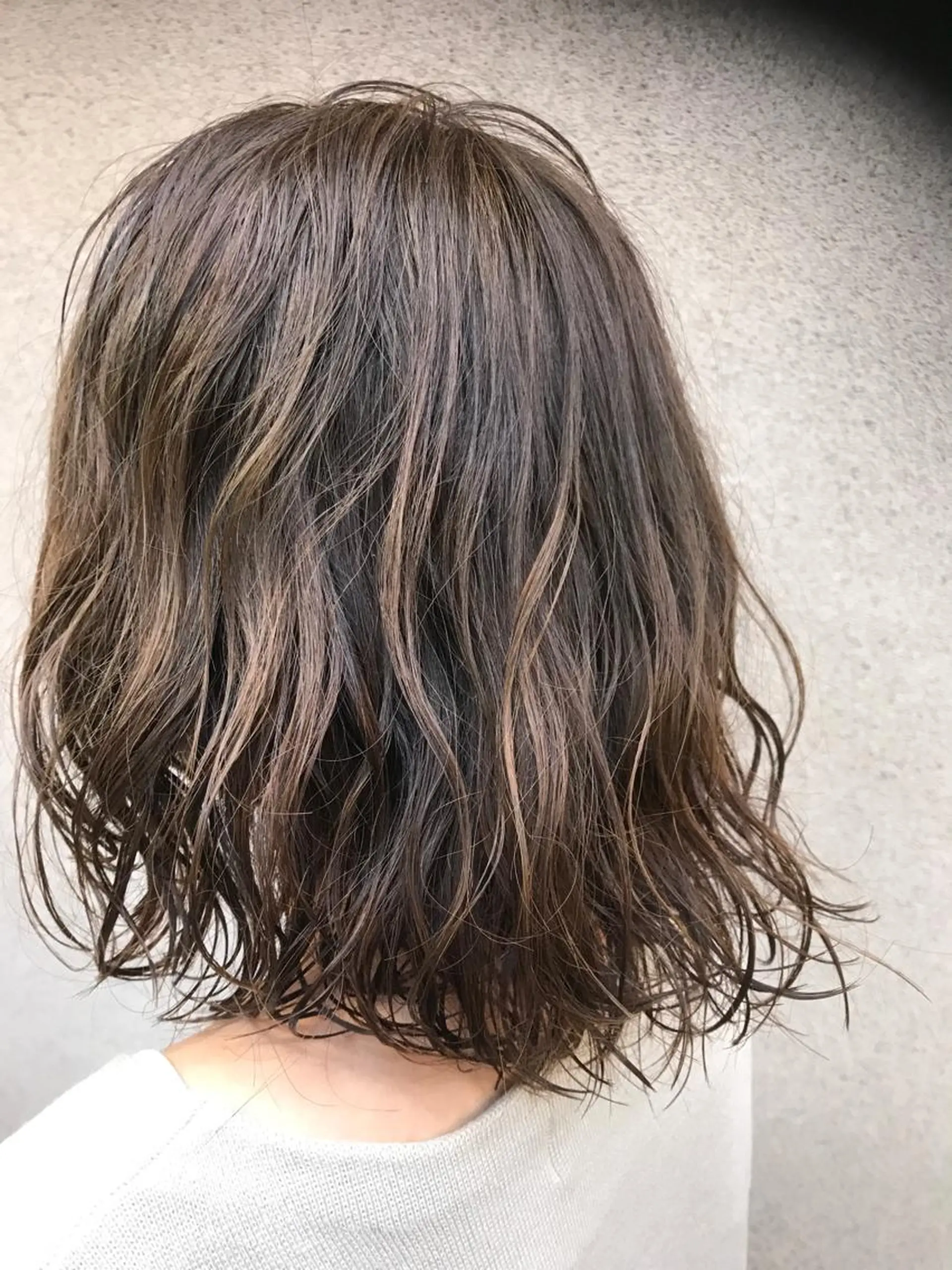 ミディアム カラー パーマ ミディアムパーマ ベージュカラー vato マンツーマンサロンのヘアスタイル