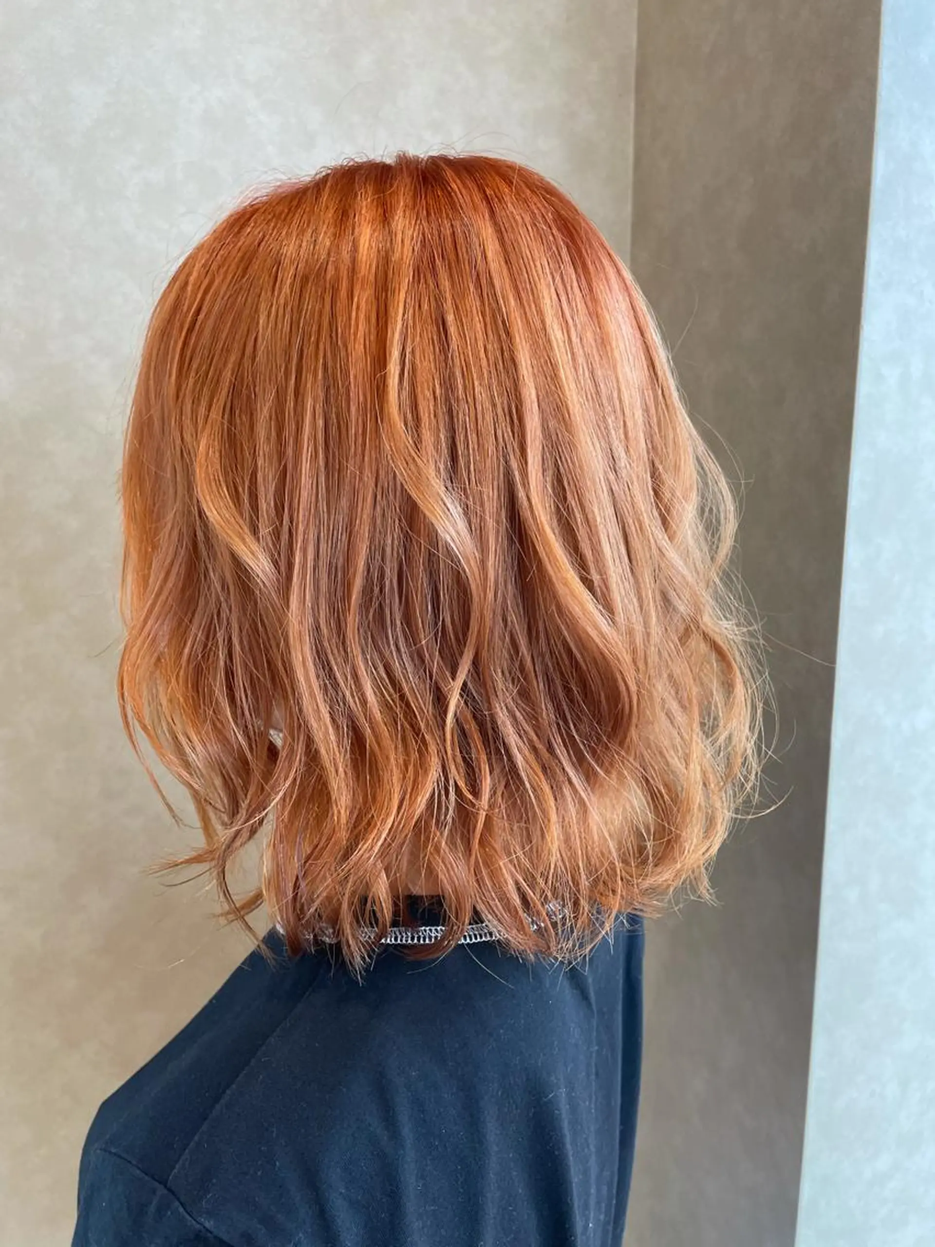 ミディアム 丸山 香のヘアスタイル