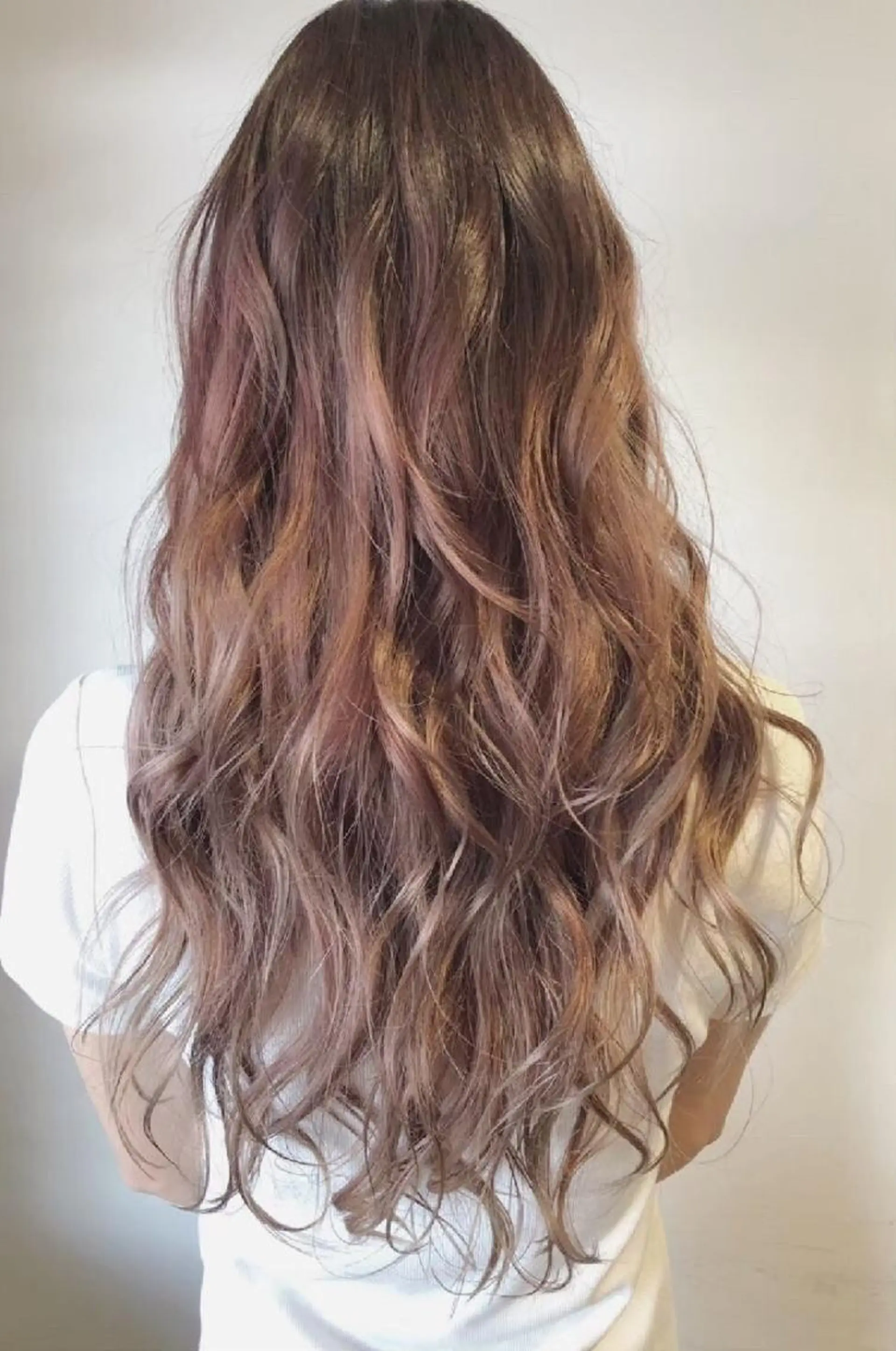 カラー ロング ベージュカラー グラデーションカラー ピンクカラー ピンクベージュ Laissez Deuxのヘアスタイル