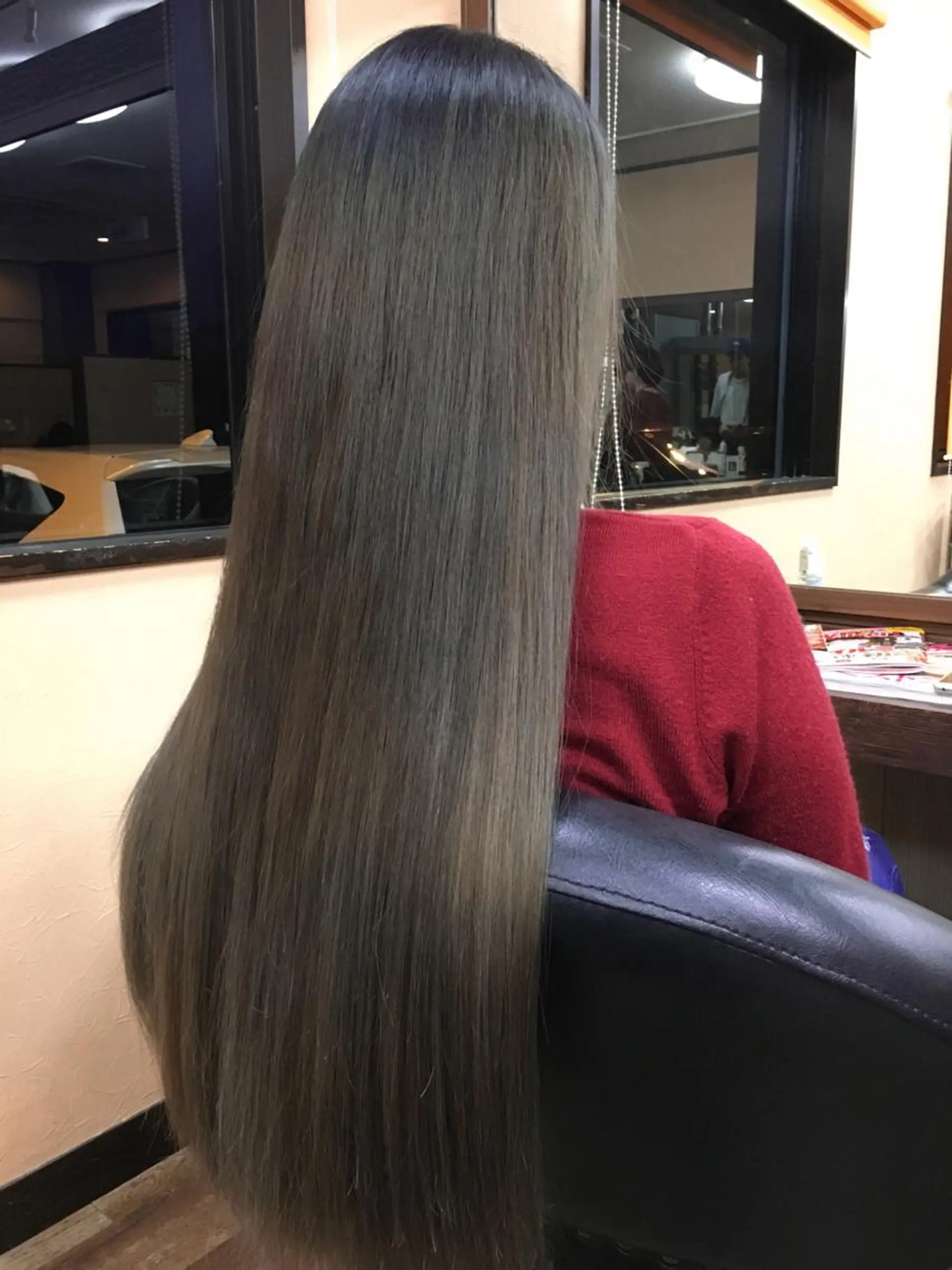 ロング カラー アッシュ ブリーチ 透明感カラー 4-rest garden （フォーレストガーデン）所属・金井 直樹のヘアスタイル