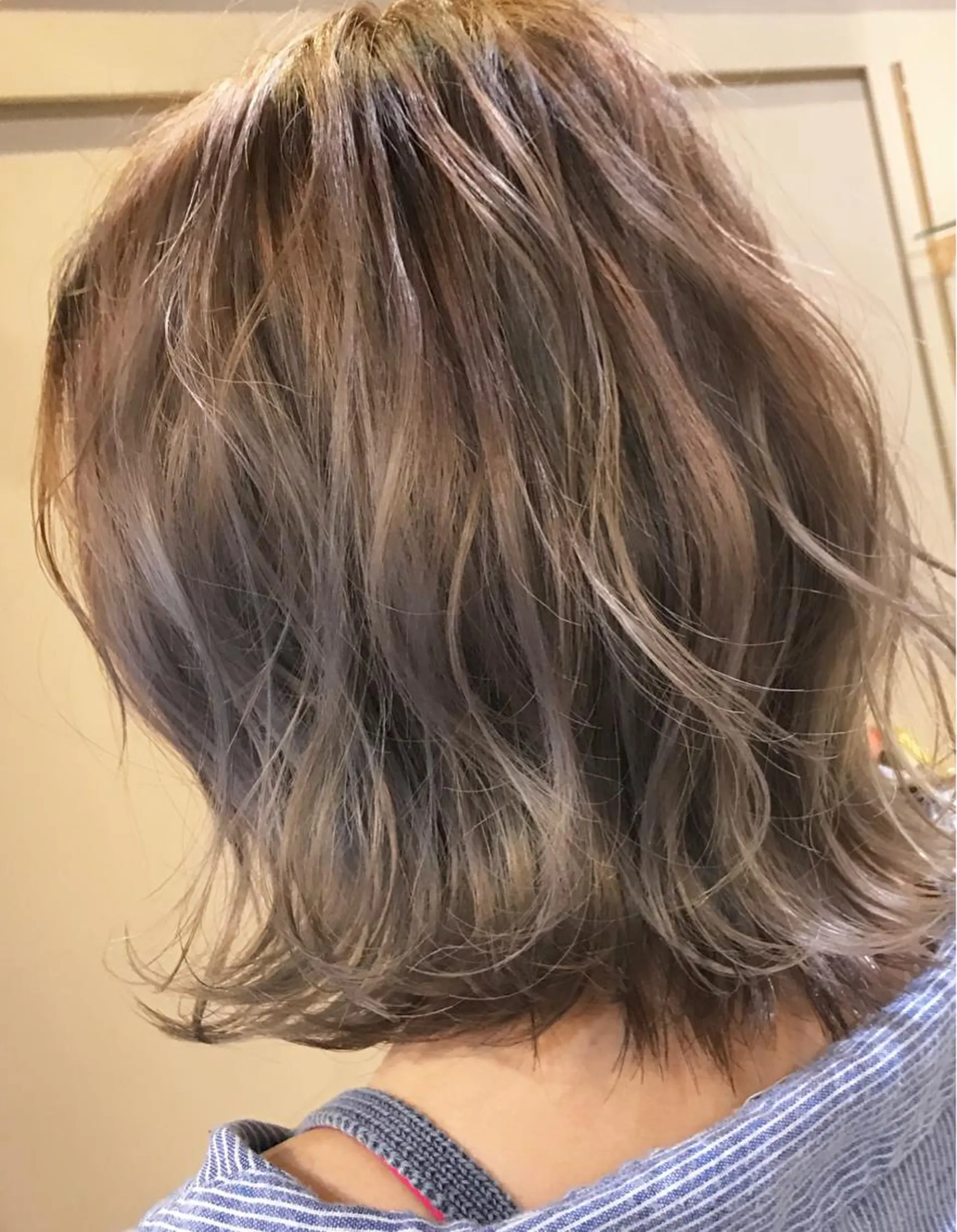 ミディアム カラー パーマ ヘアアレンジ メンズ キッズ ネイル マツエク・マツパ メンズバレイヤージュ メンズハイライト アッシュ アッシュグレー アッシュグレージュ uno pulir所属・トップスタイリスト 永尾拓也のヘアスタイル