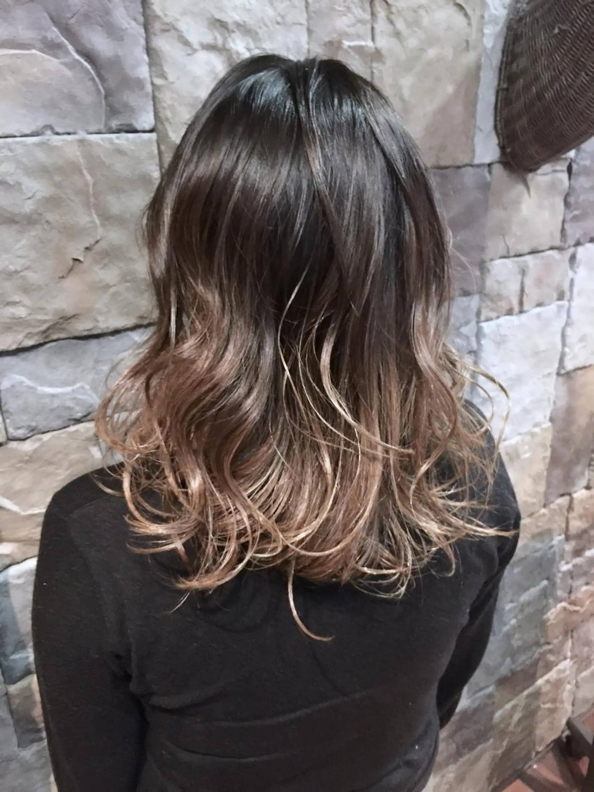 セミロング カラー グラデーションカラー 神野 雅樹のヘアスタイル