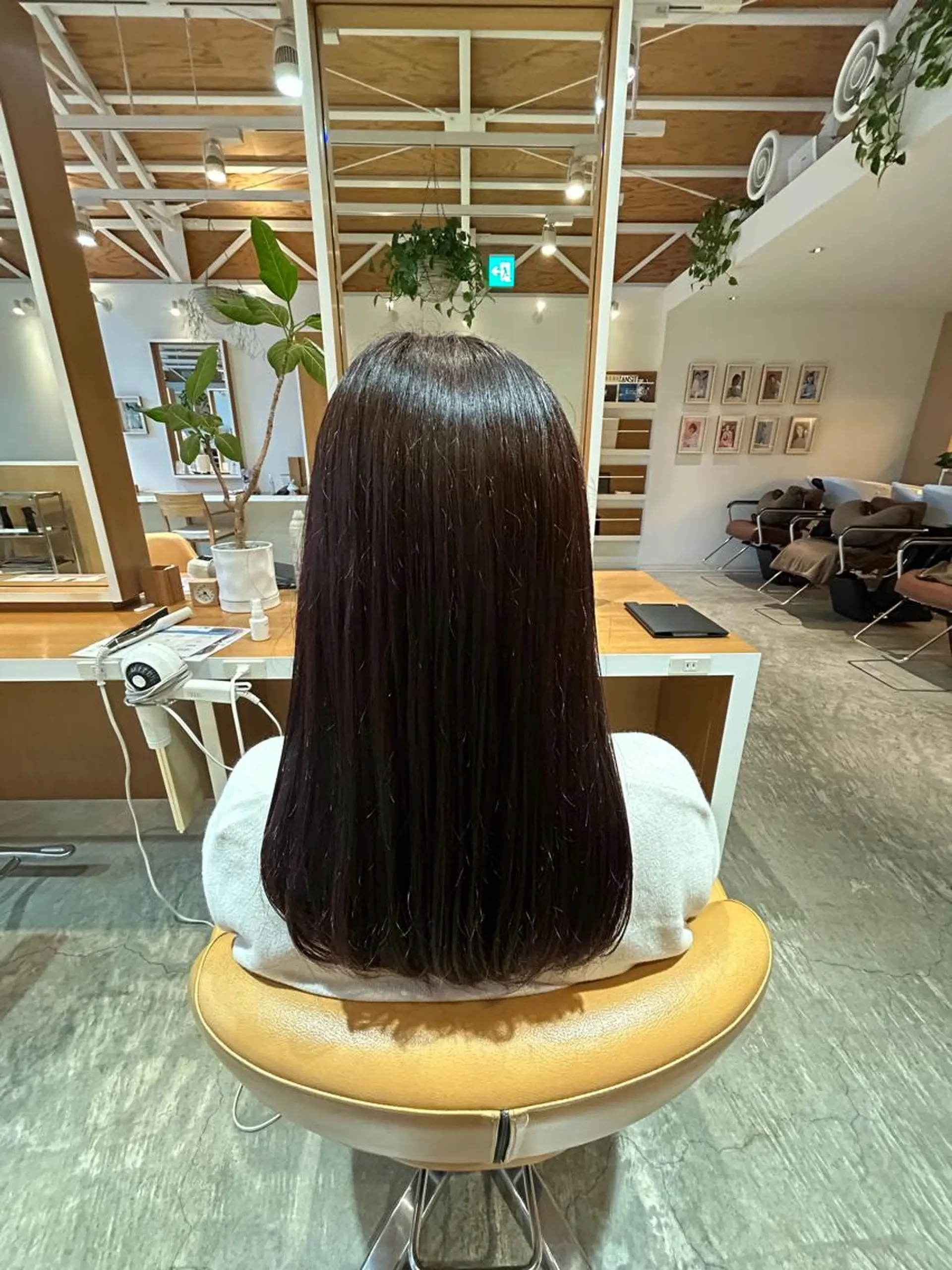 ロング 吉田 愛花のヘアスタイル