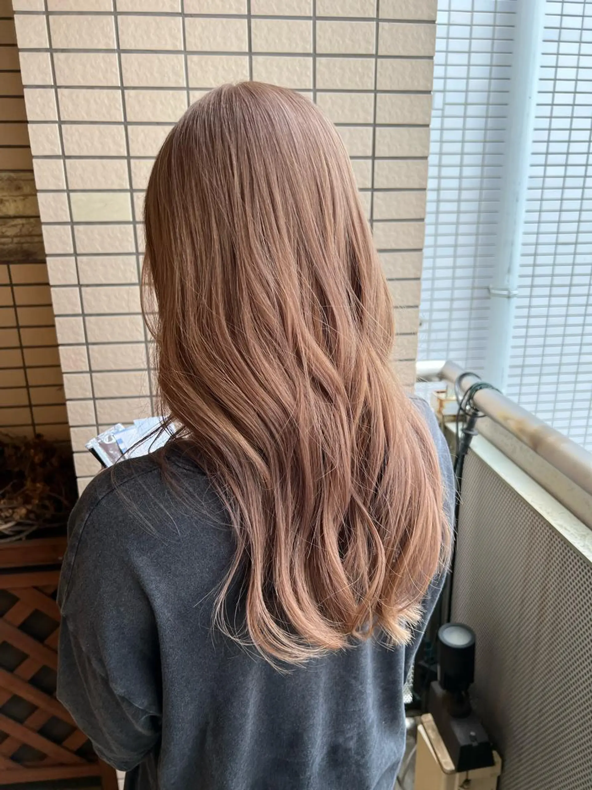 カラー ブリーチ 久永 菫のヘアスタイル